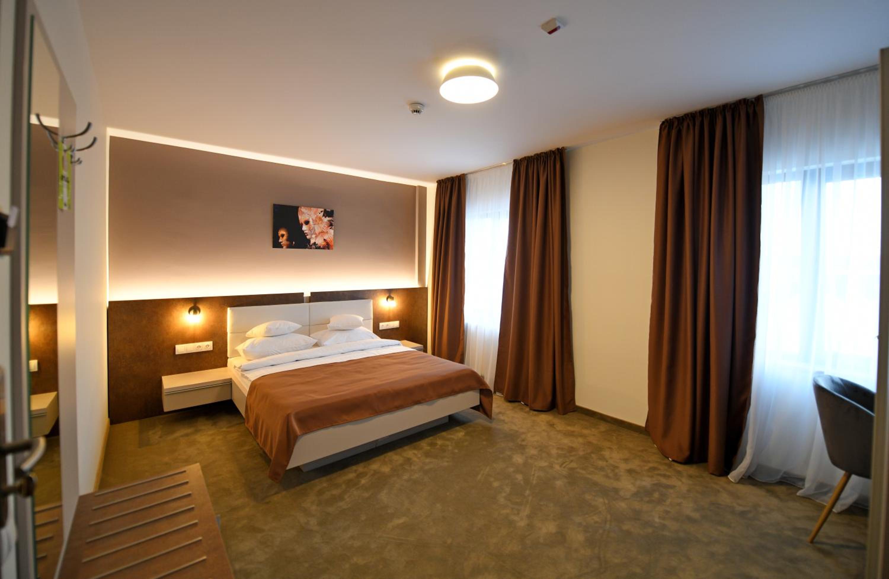 Double Room with Private Bathroom - Photo 4