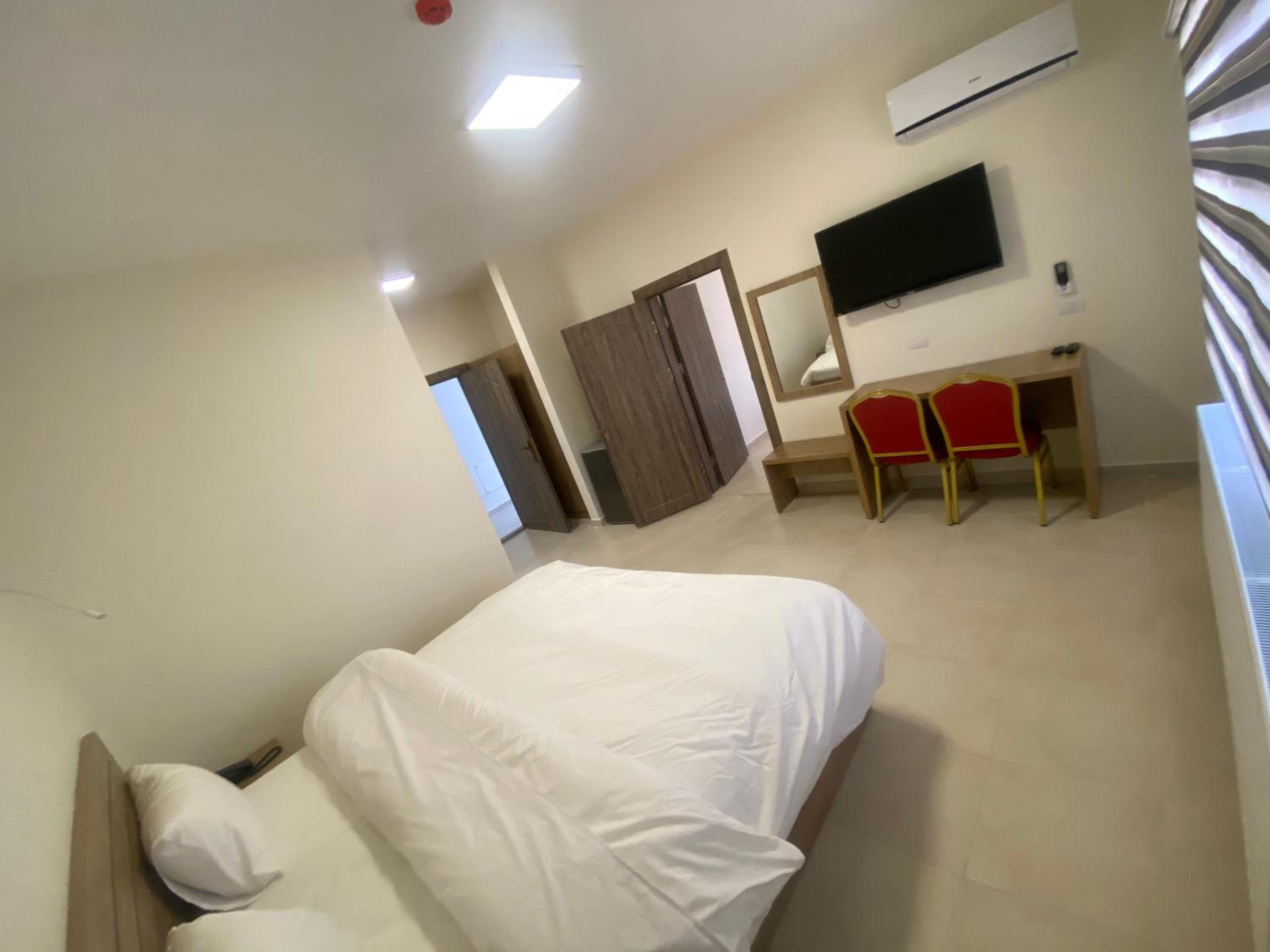 Budget Double Room - Photo 1