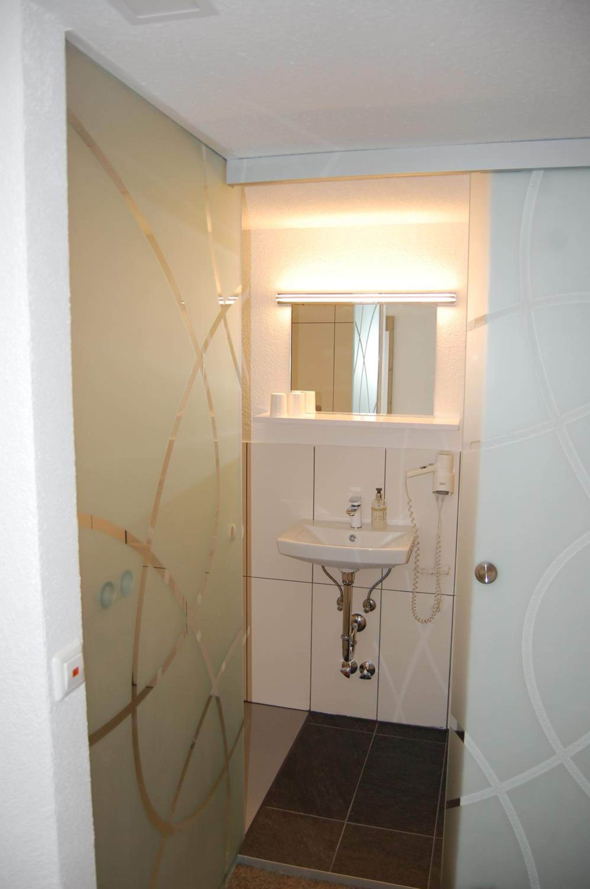 Doppelzimmer Budget photo 2