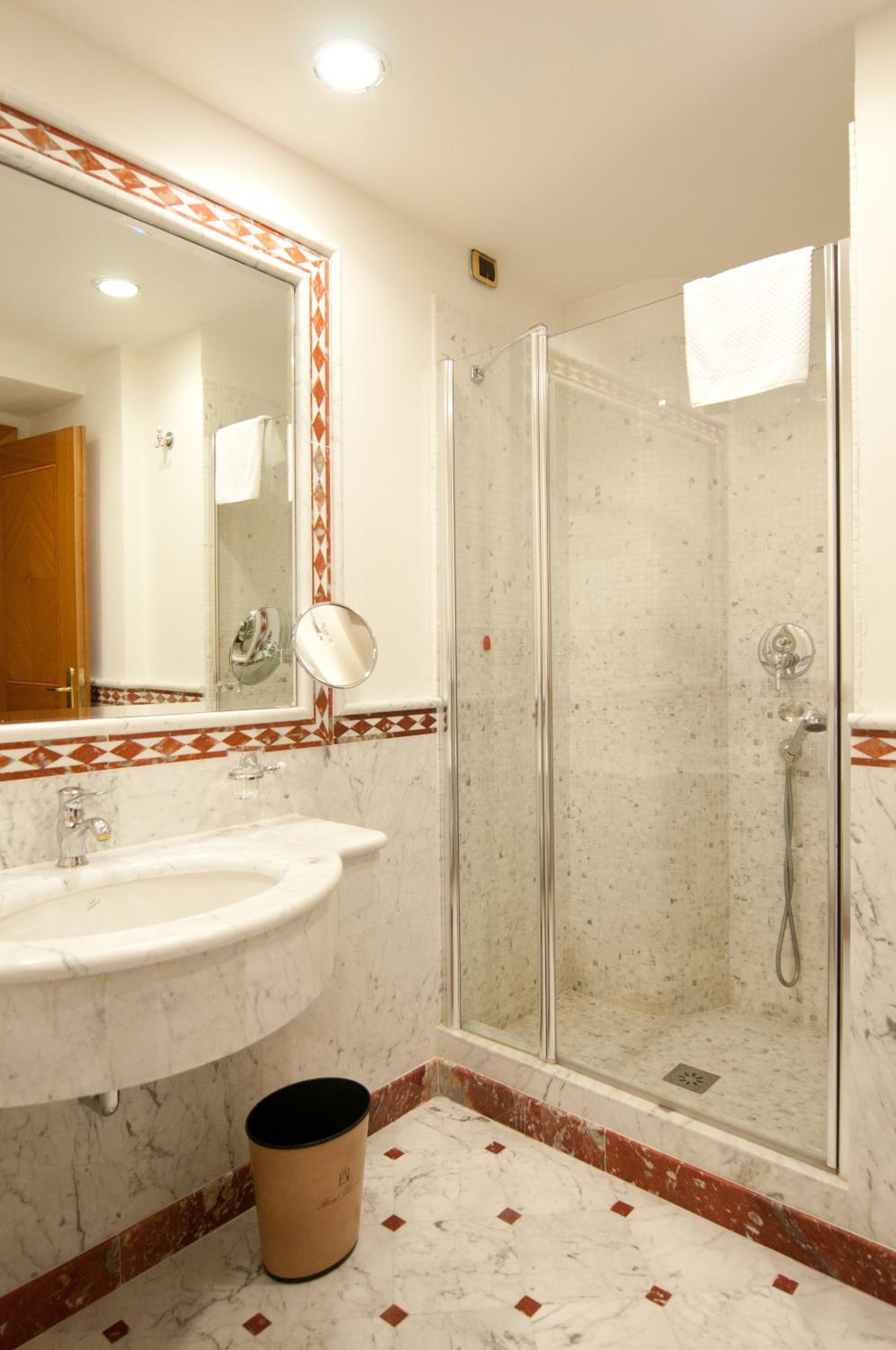 Double or Twin Room photo 3