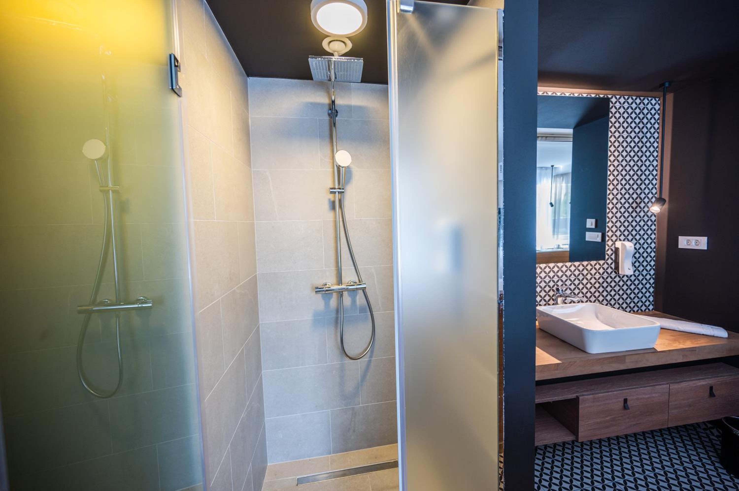 Deluxe Double or Twin Room with Garden View - Photo 10