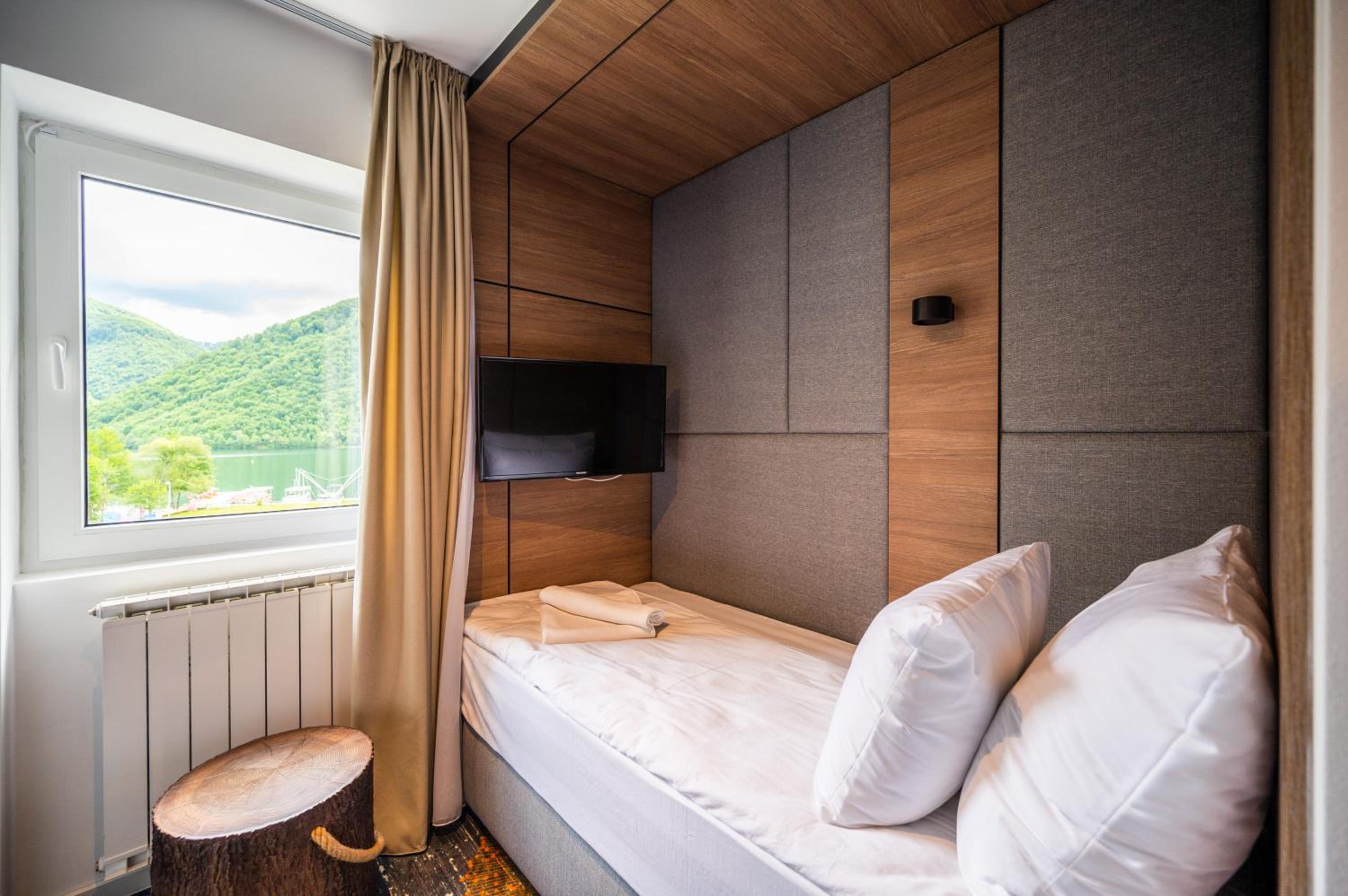 Twin Room with Garden View - Photo 2