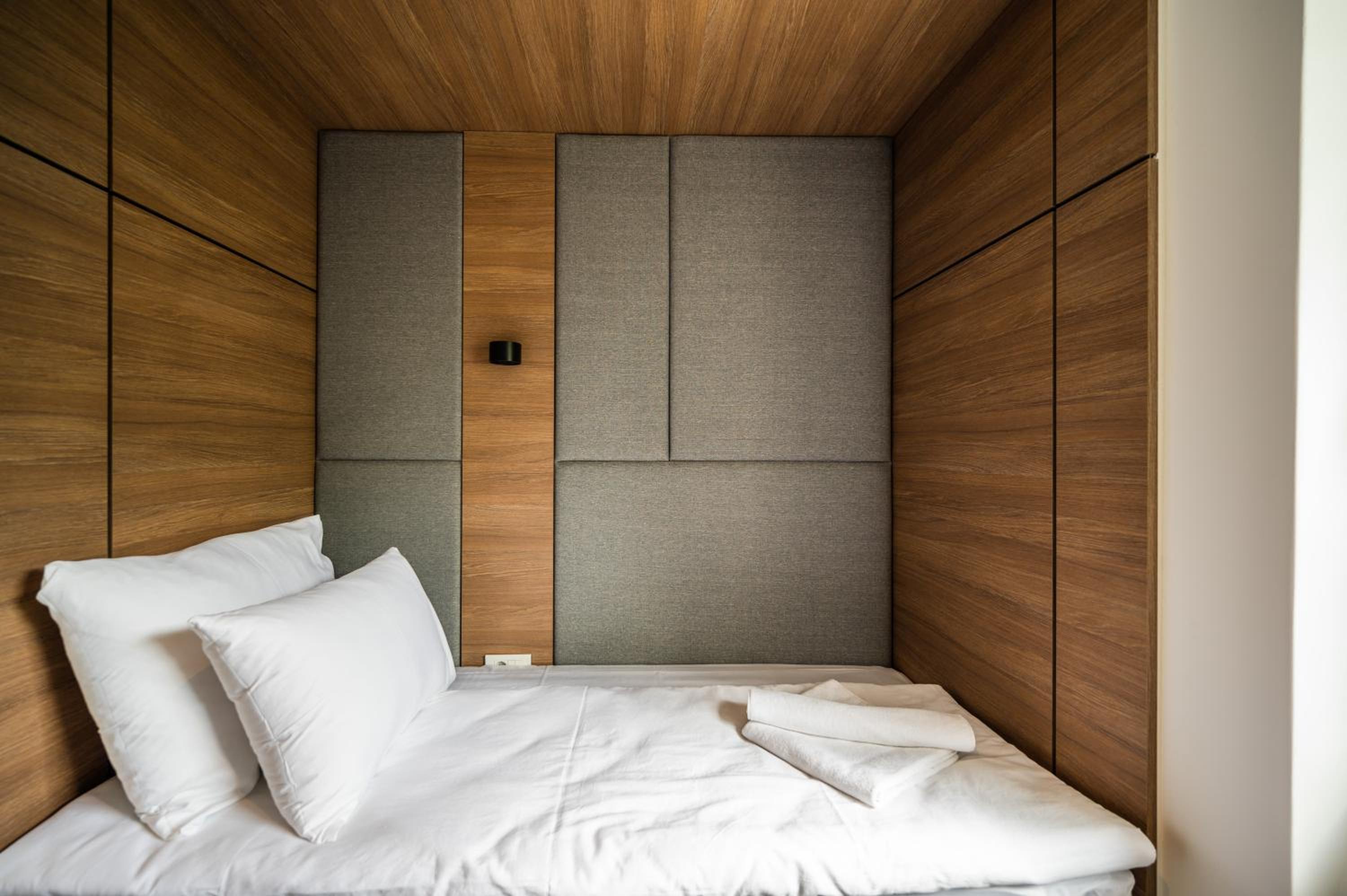 Twin Room with Garden View - Photo 3