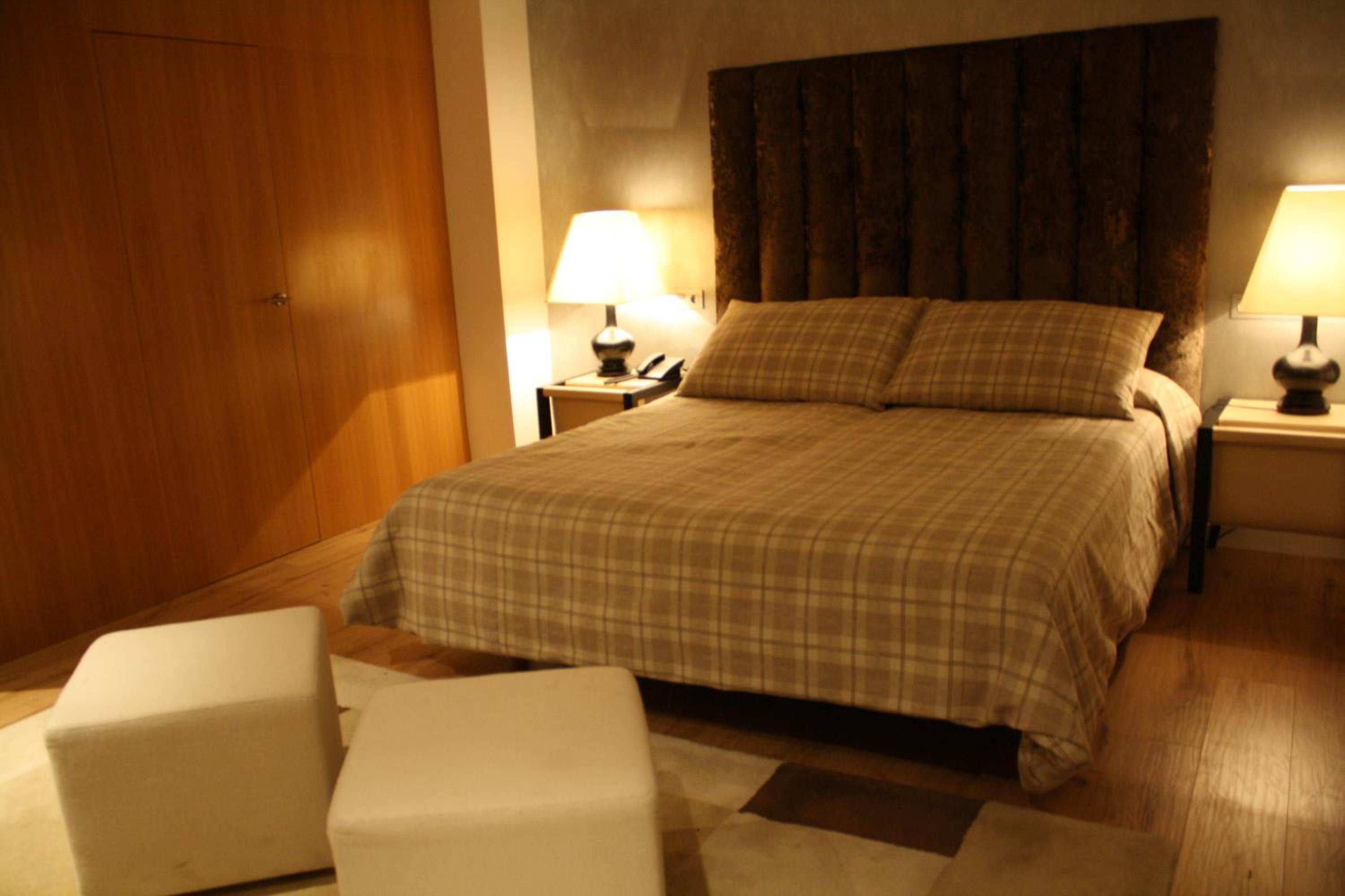 Twin Room with Private Bathroom photo 2