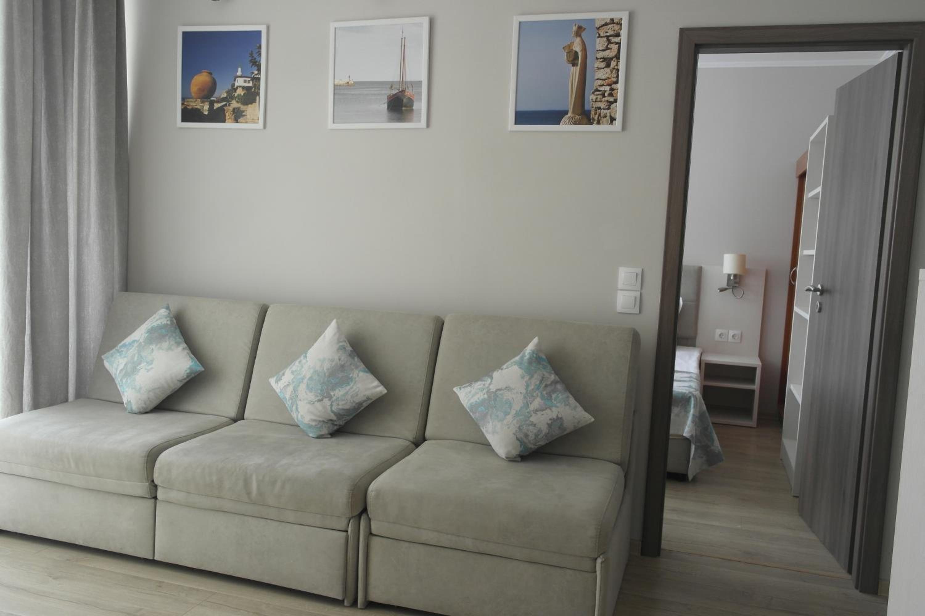 One-Bedroom Apartment with Balcony