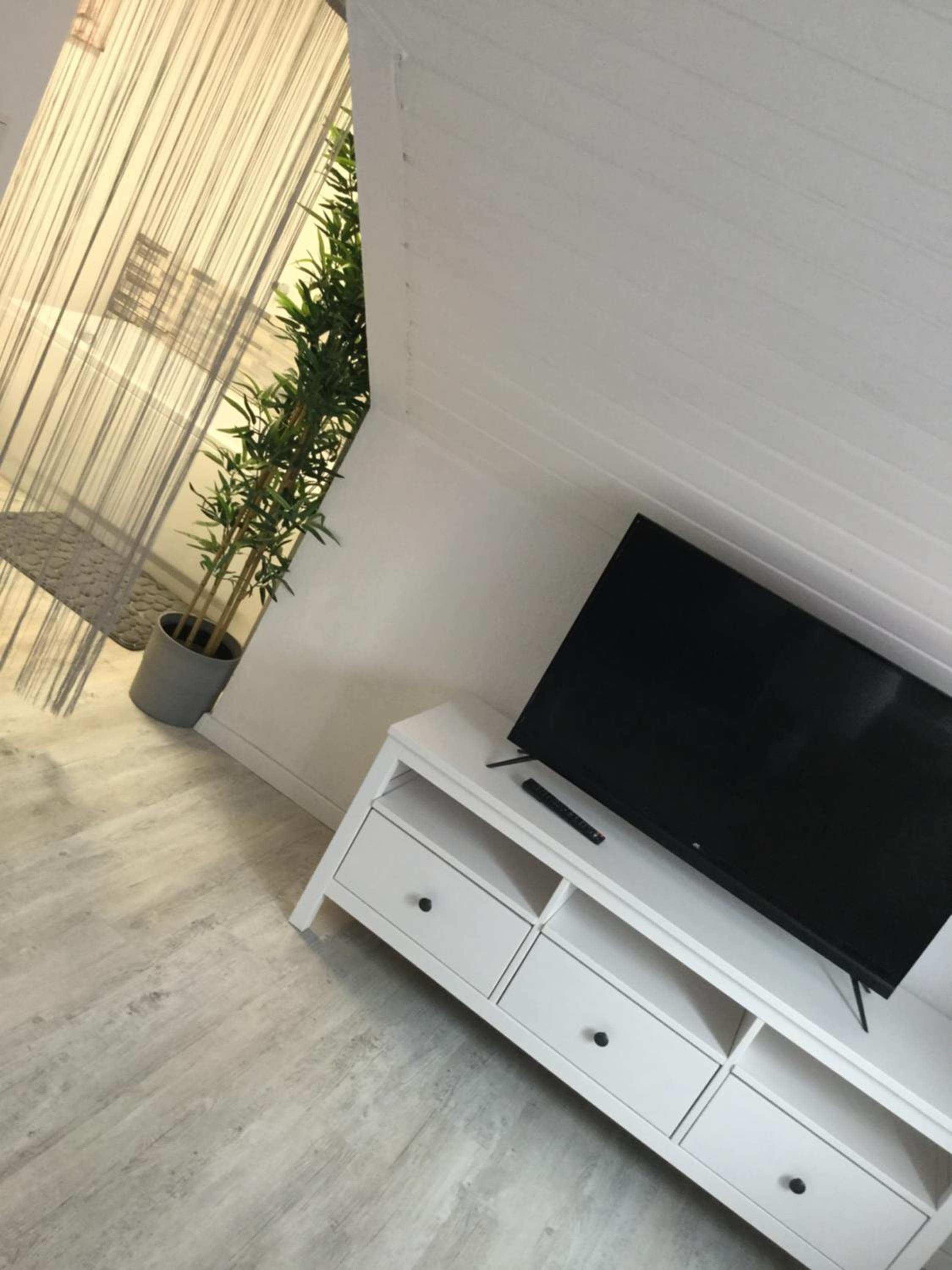 Single Room with Bath photo 1