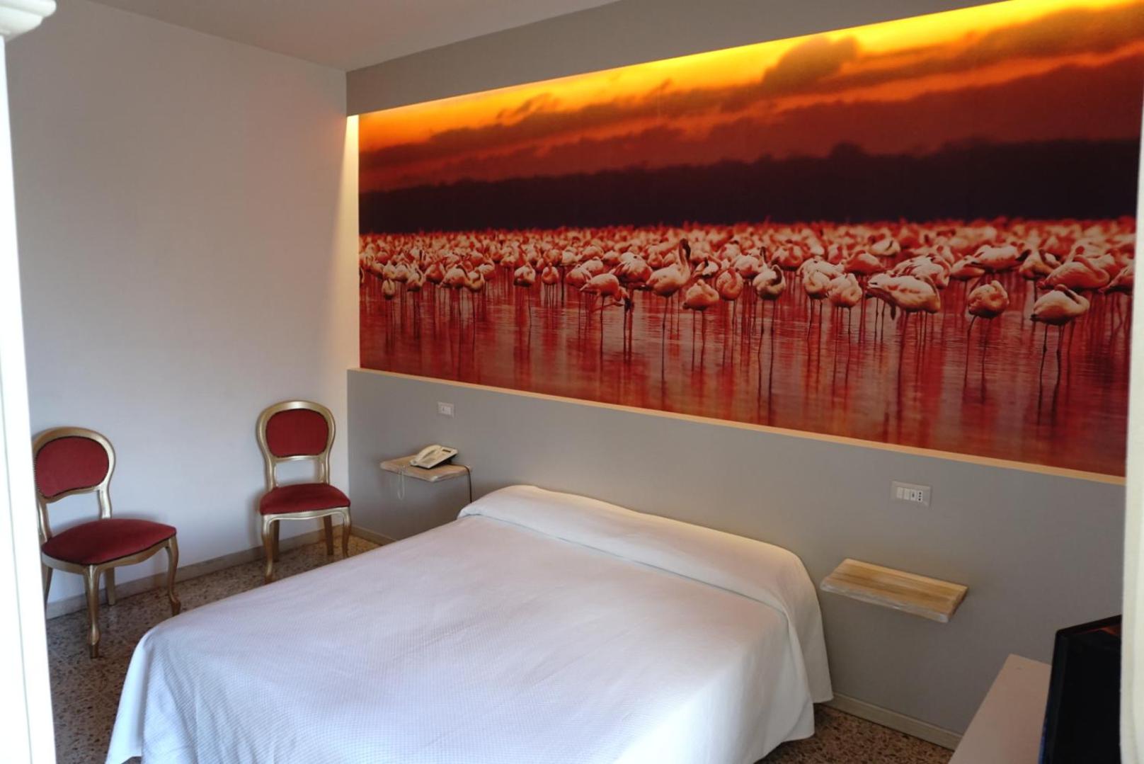 Standard Double Room - Photo 2