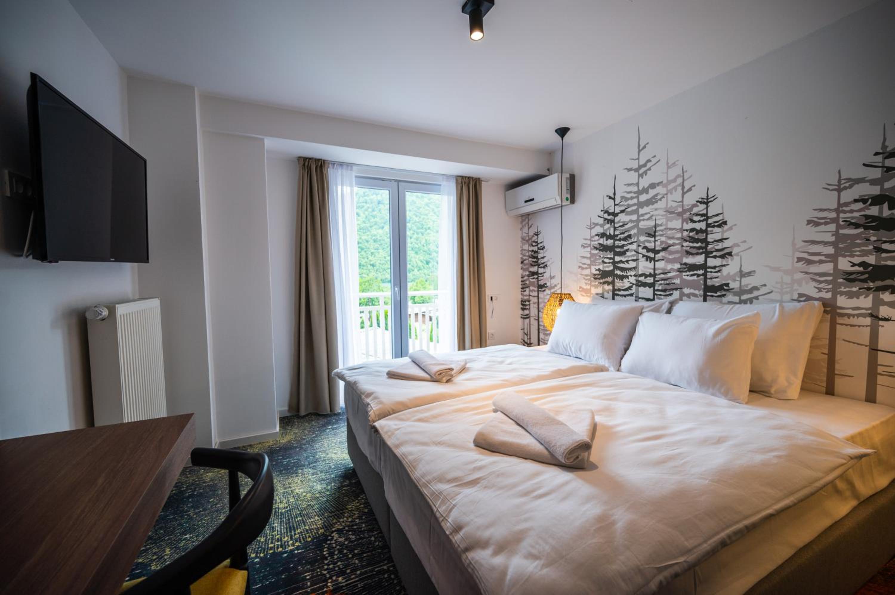 Deluxe Double or Twin Room with Balcony photo 3