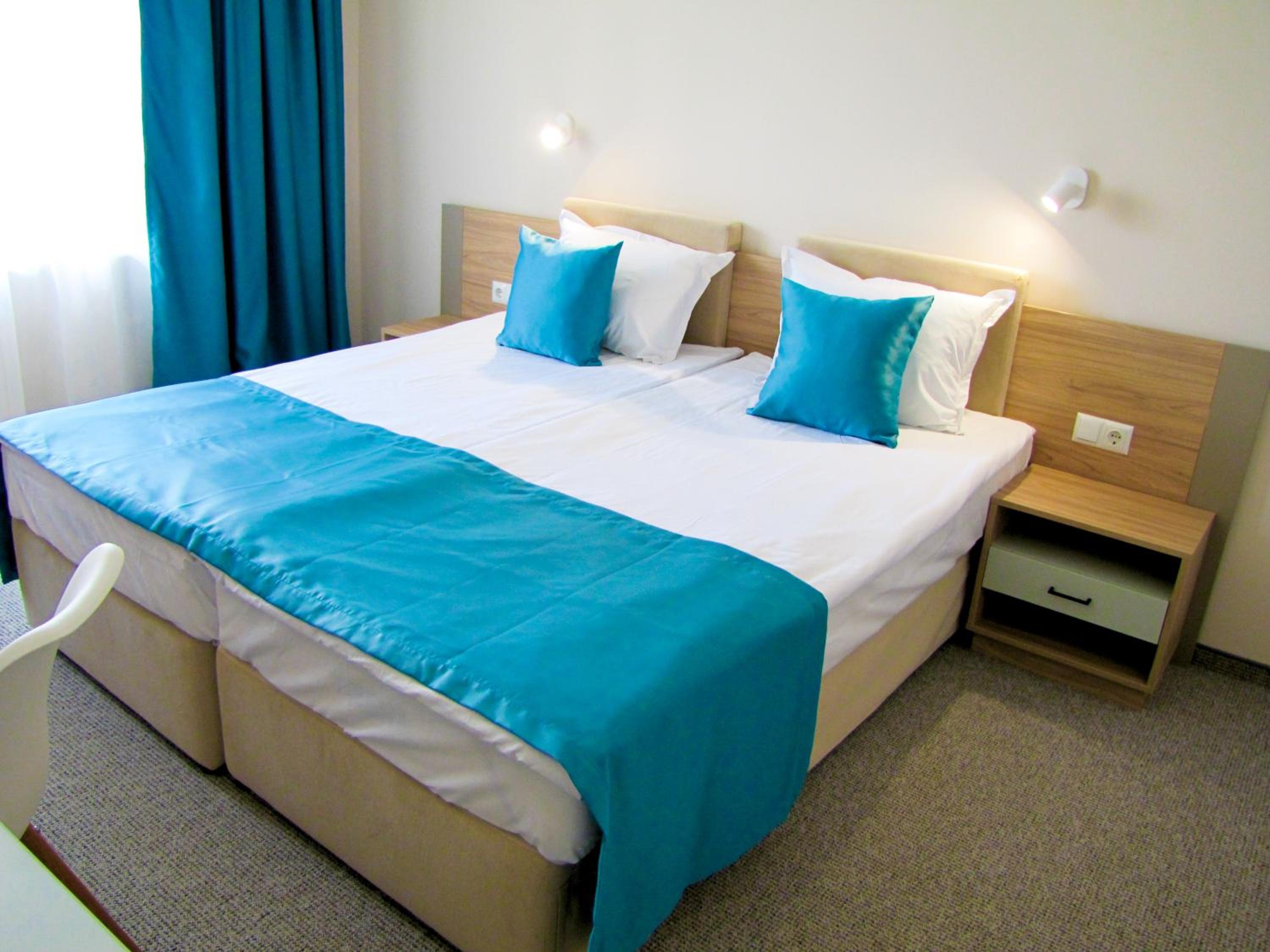 Deluxe Double Room with Balcony photo 2