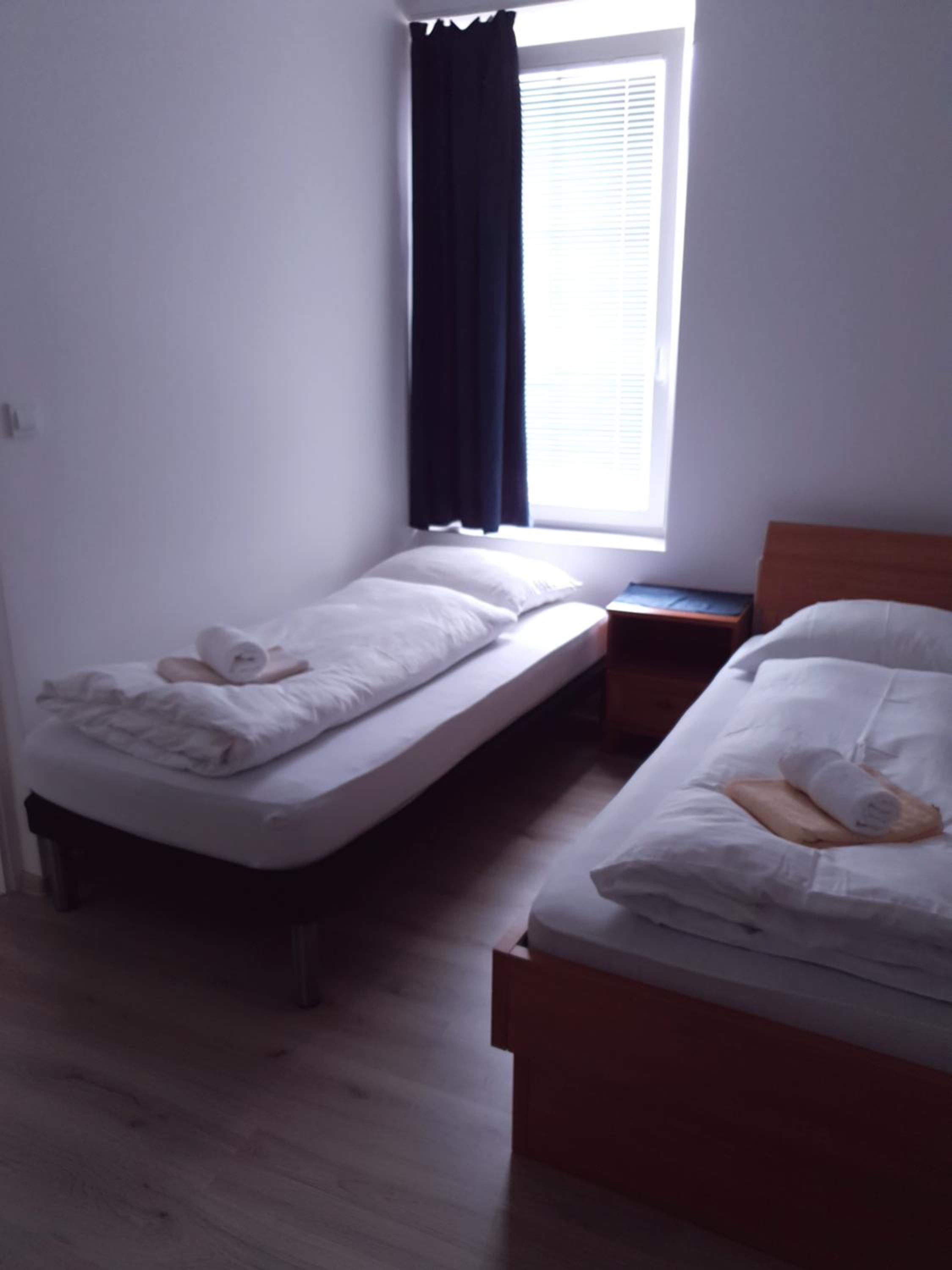 Triple Room with Private Bathroom - Photo 3