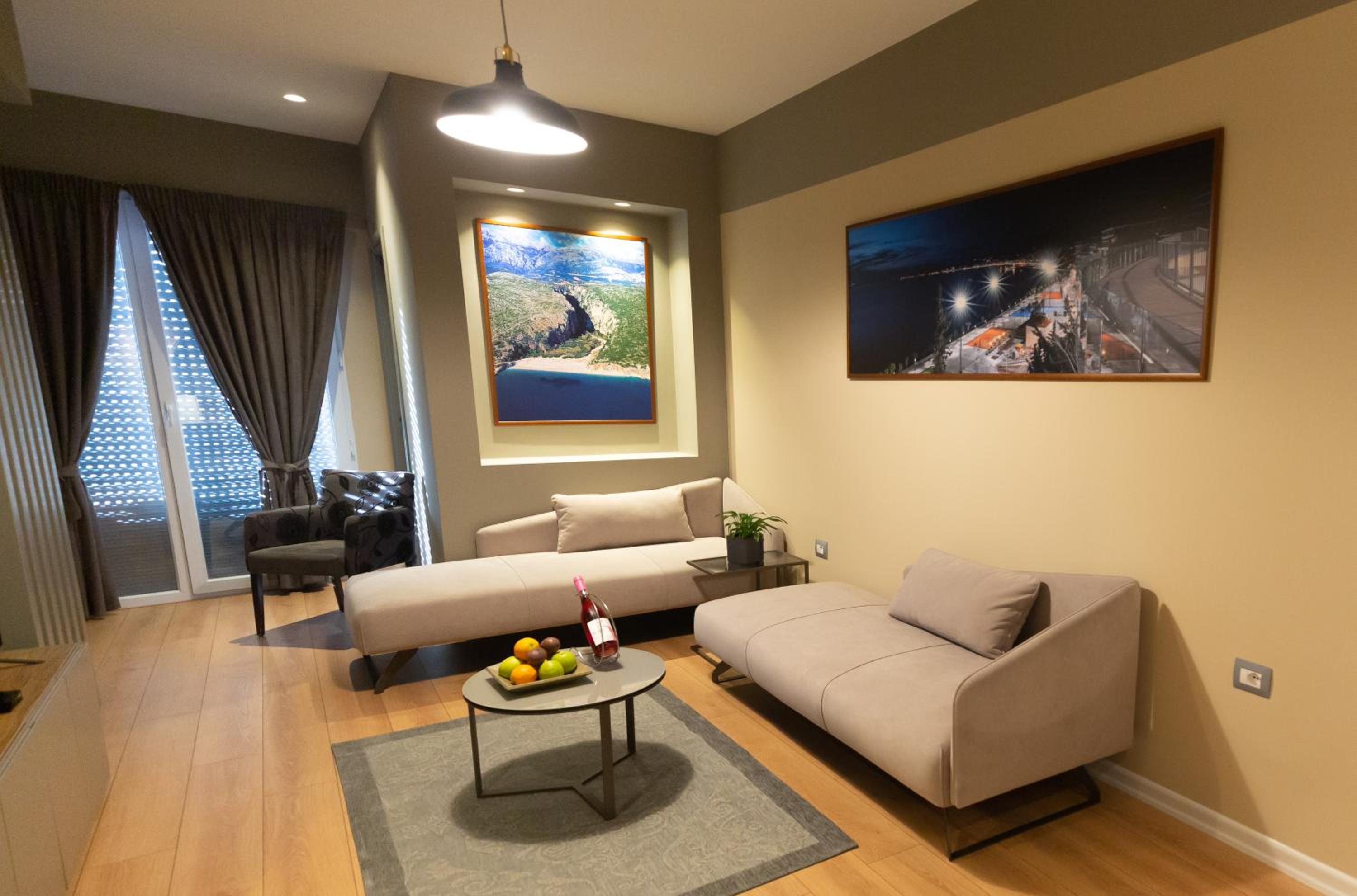 One-Bedroom Apartment