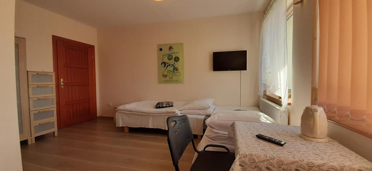 Quadruple Room with Shower - Photo 2
