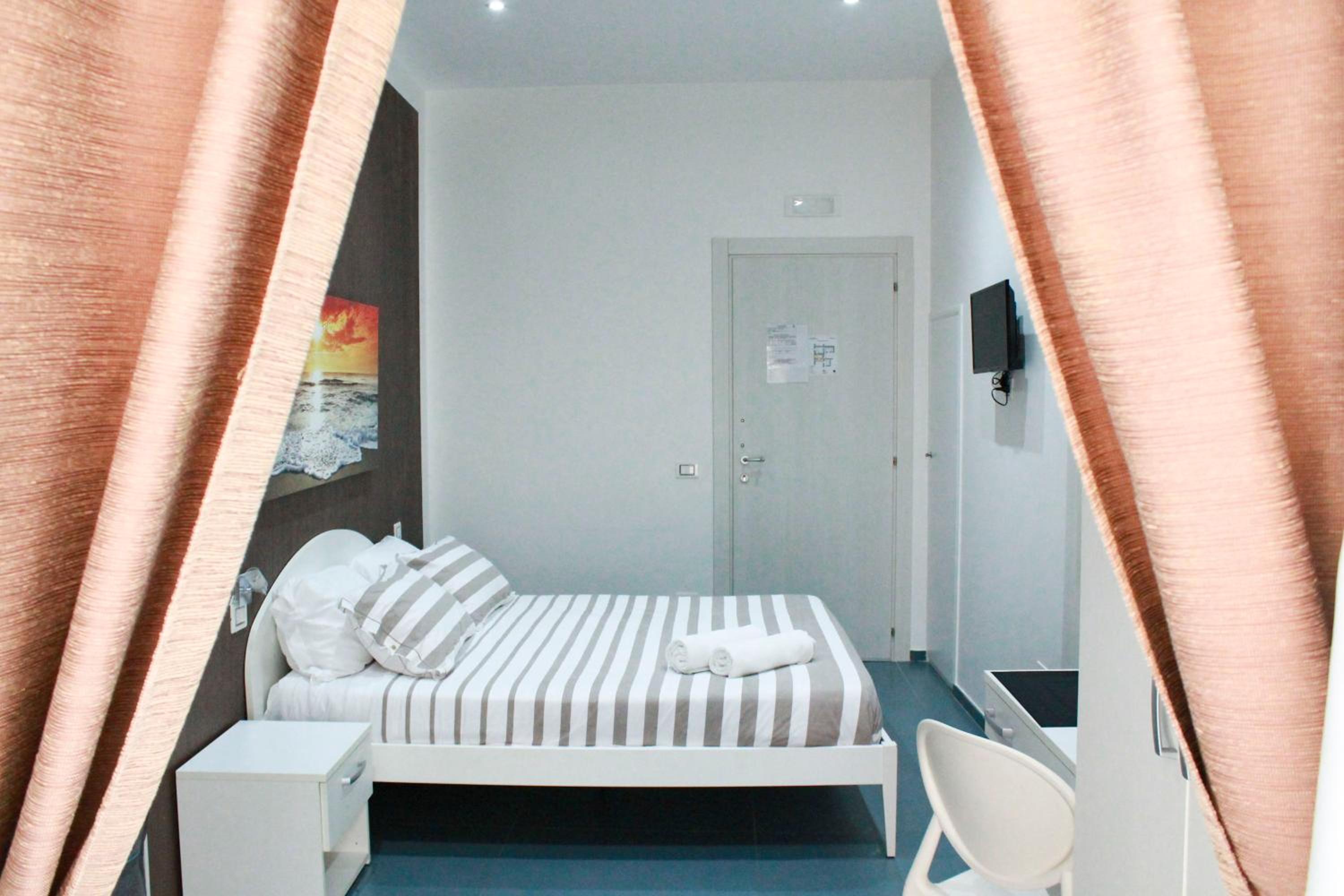 Deluxe Room (2 Adults + 1 Child)