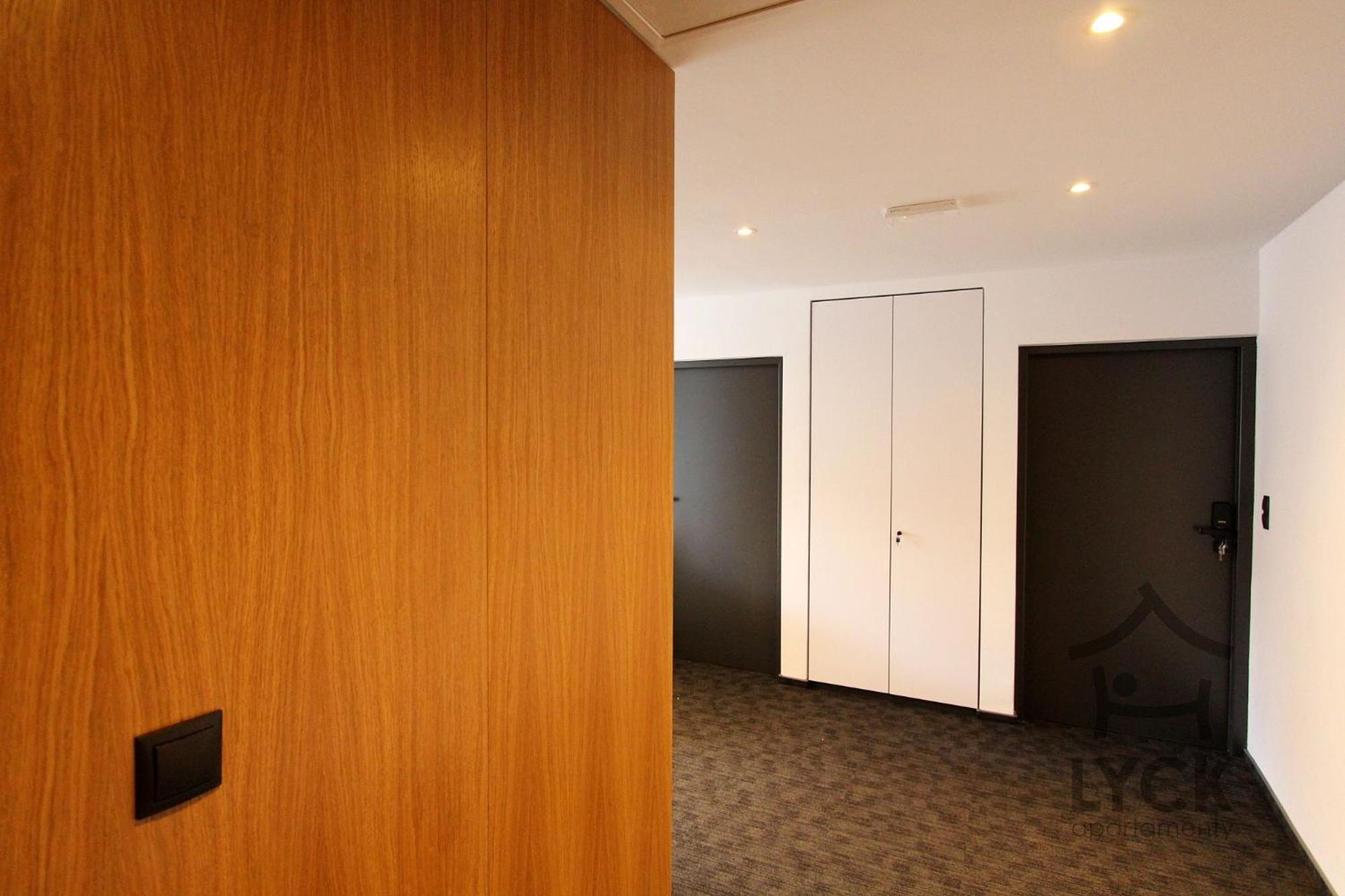 Apartment - Photo 2