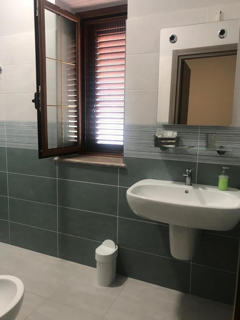 Triple Room with Private Bathroom - Photo 4