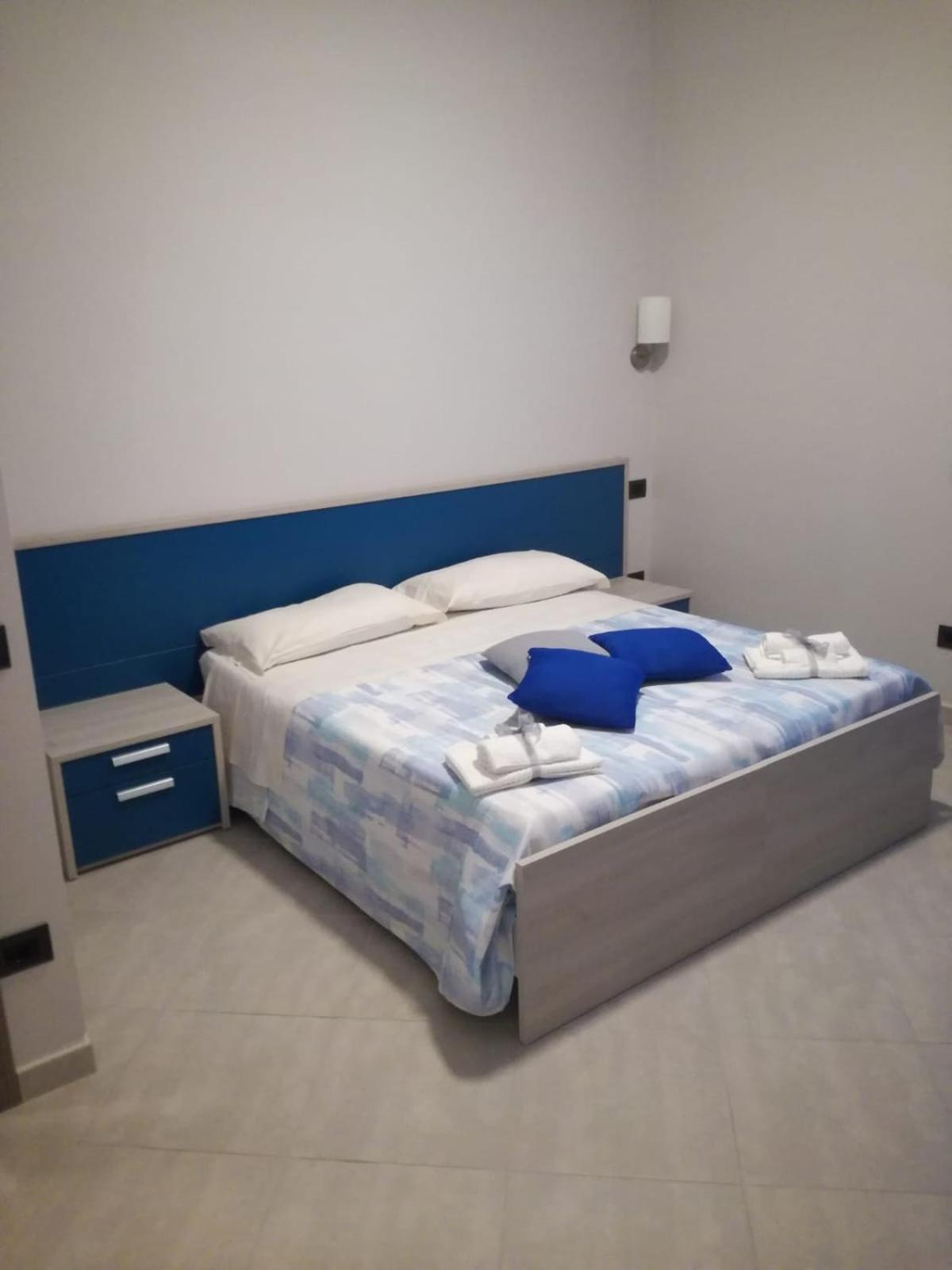 Triple Room with Private Bathroom - Photo 6