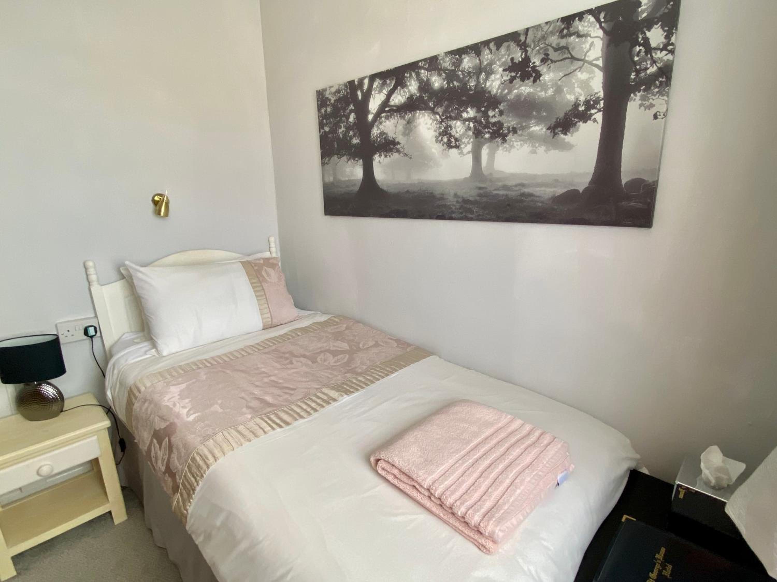 Single Room photo 2