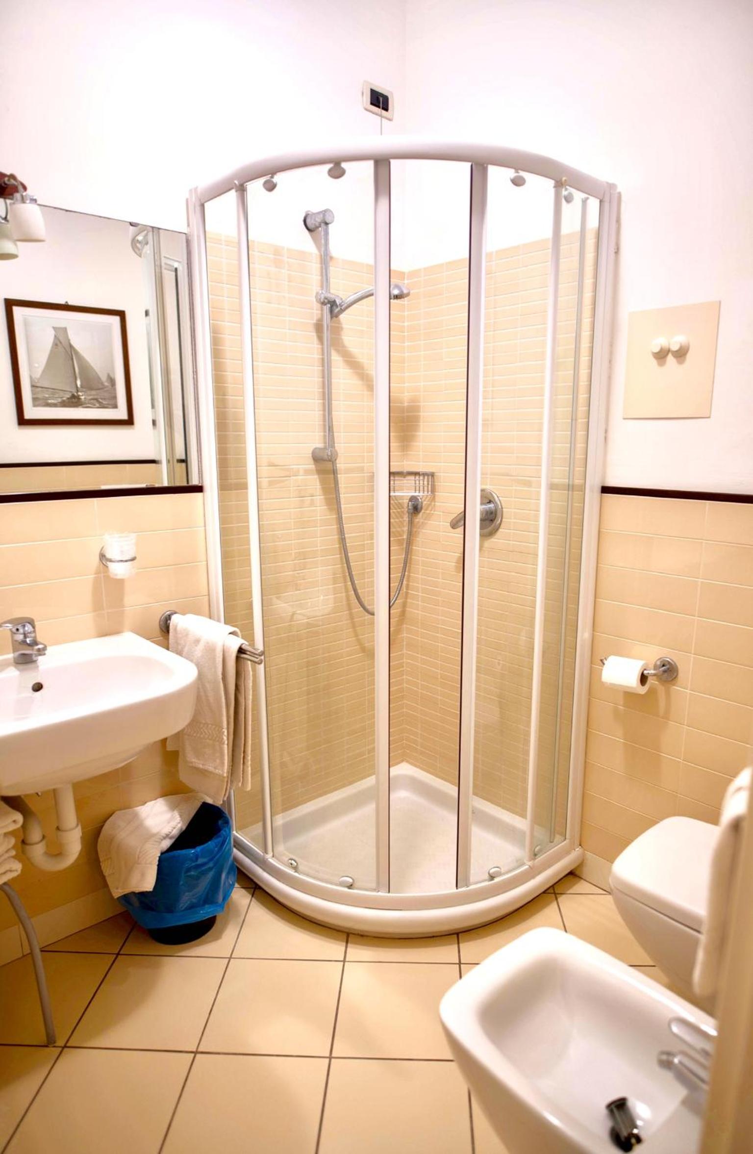 Triple Room - Photo 6