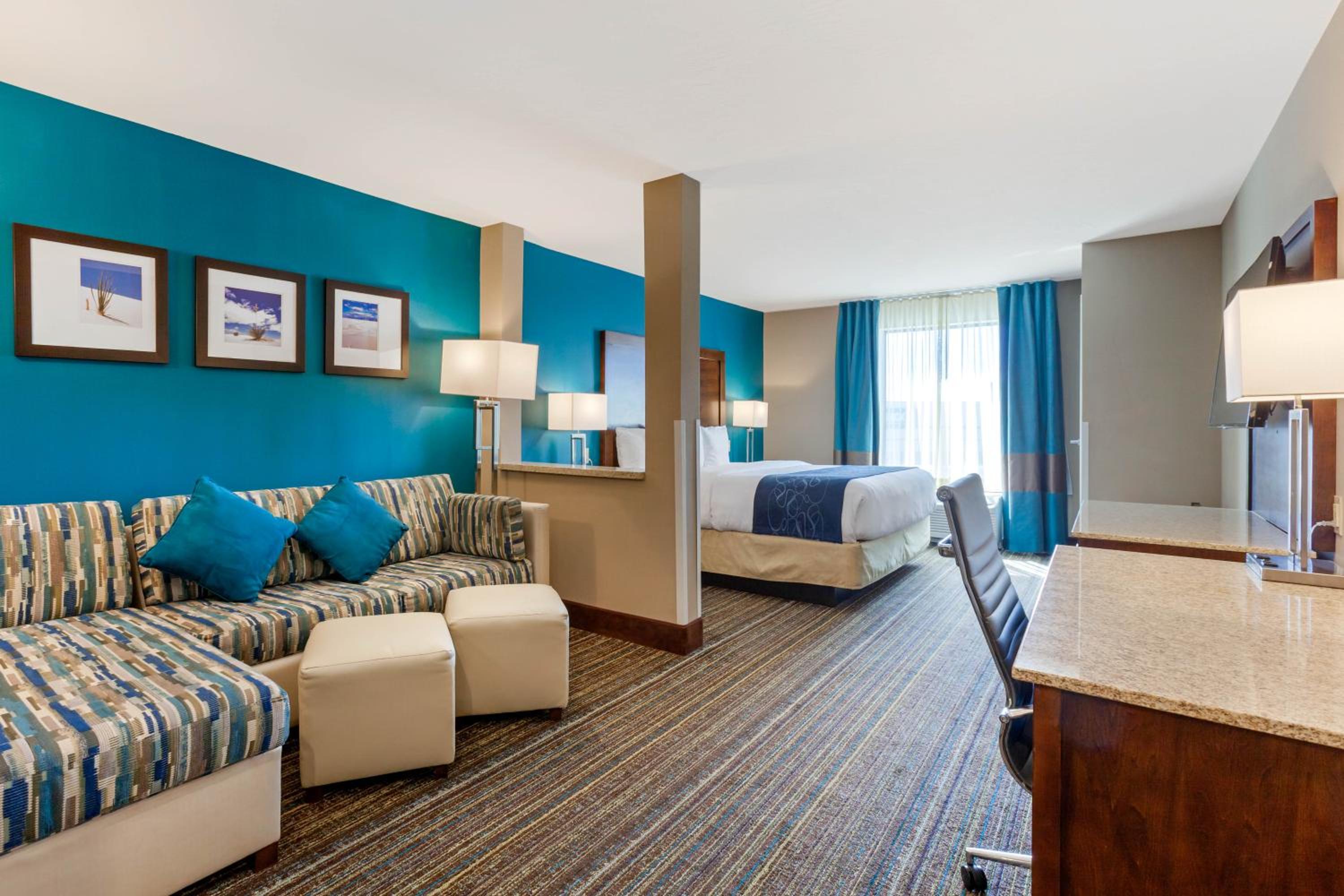 King Suite - Accessible/Non-Smoking