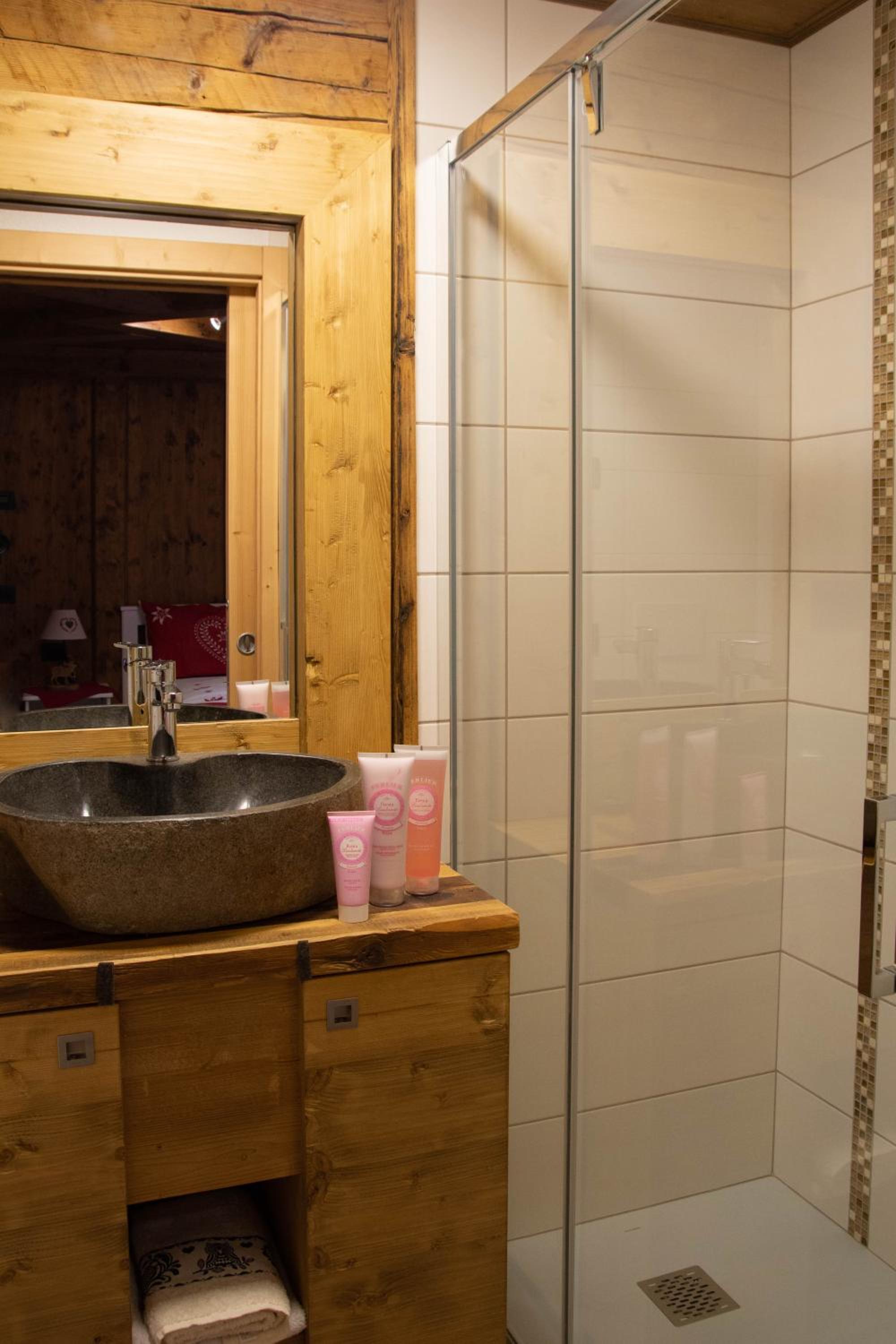 Double Room with Private Bathroom photo 3