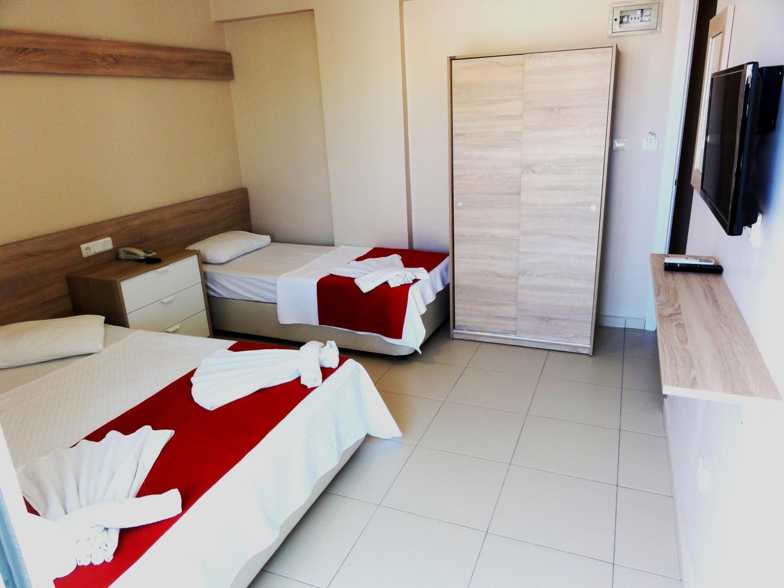 Triple Room - Photo 12