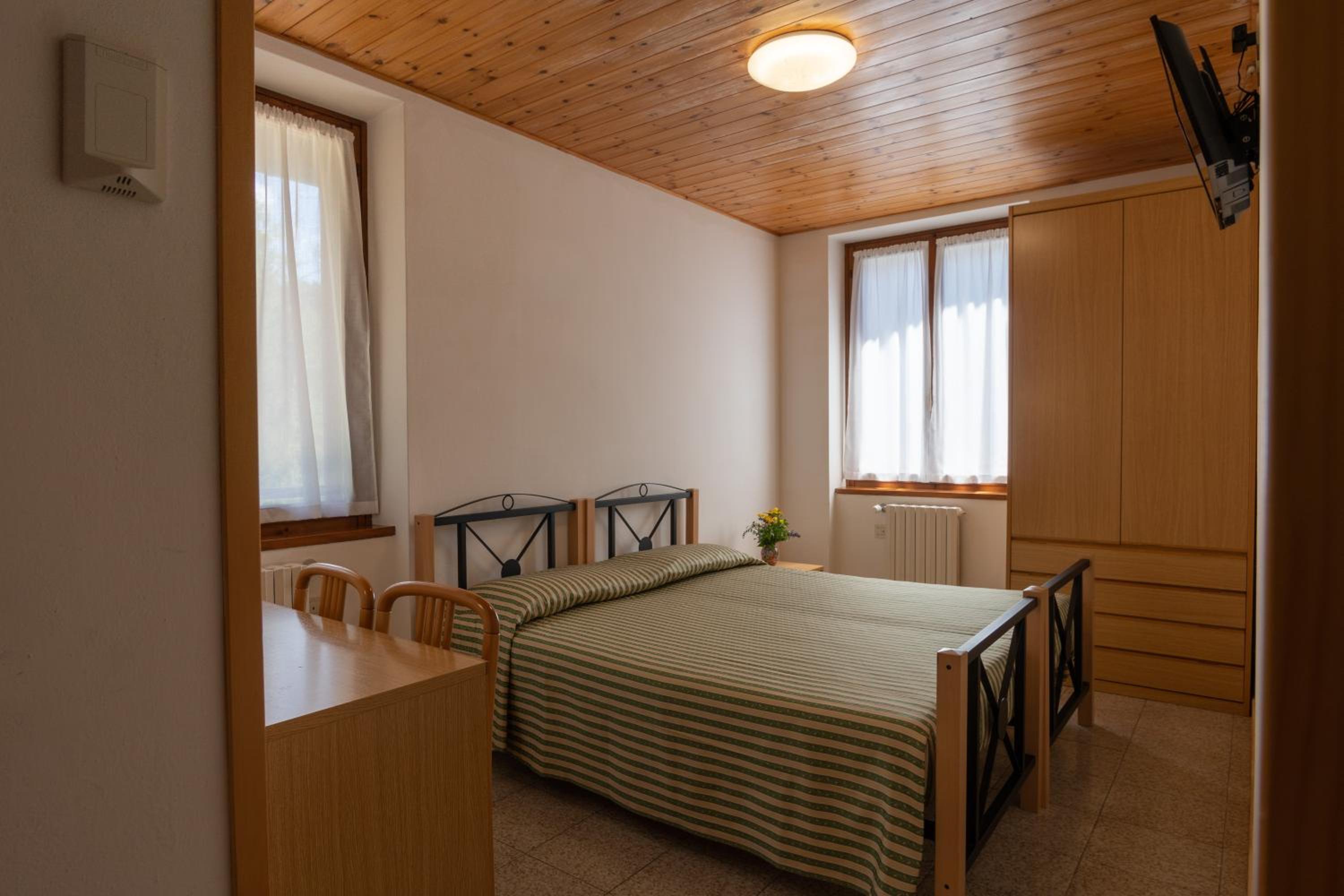 Classic Double or Twin Room photo 3