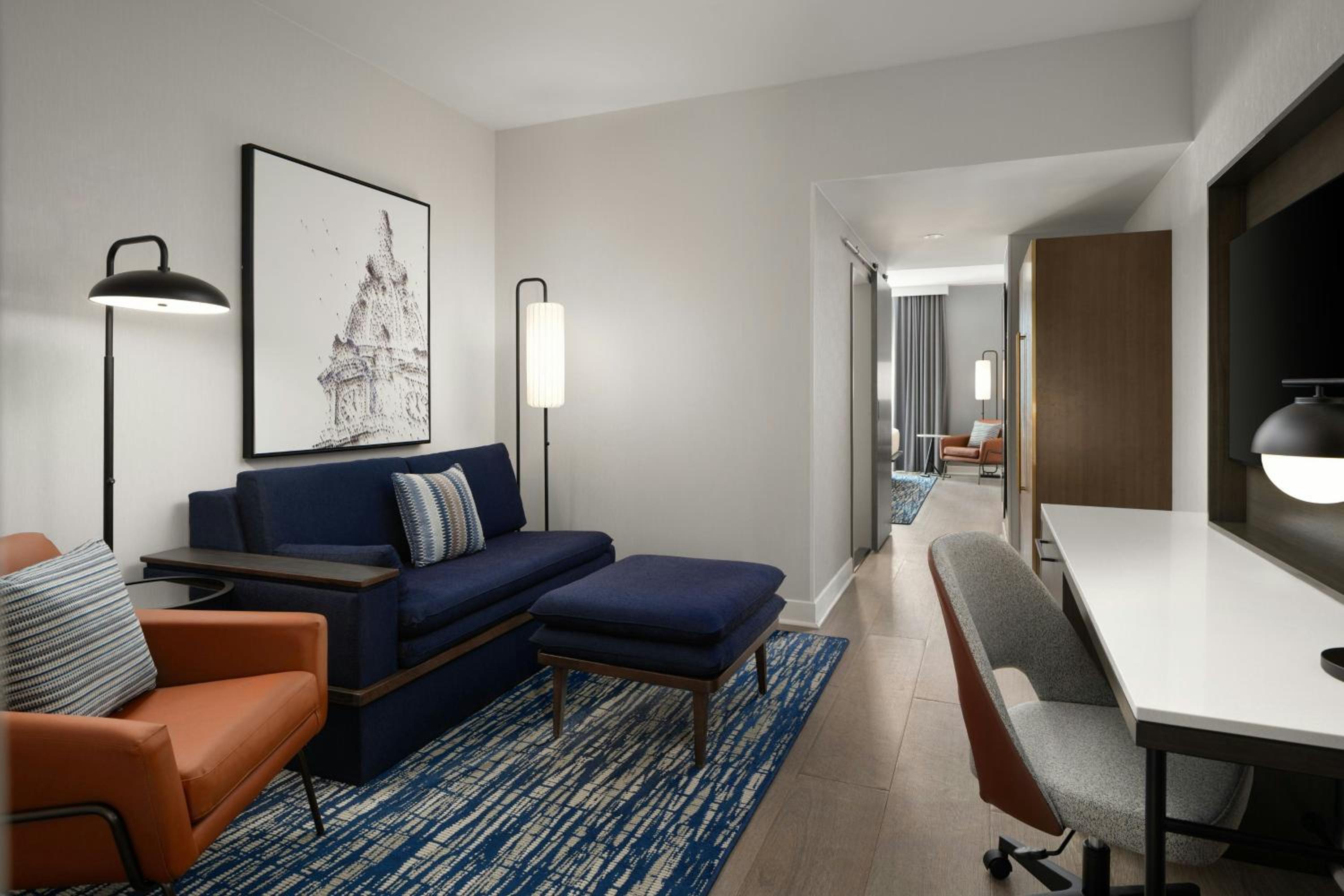 One-Bedroom Queen Suite with Two Queen Beds, City View and Sofa Bed