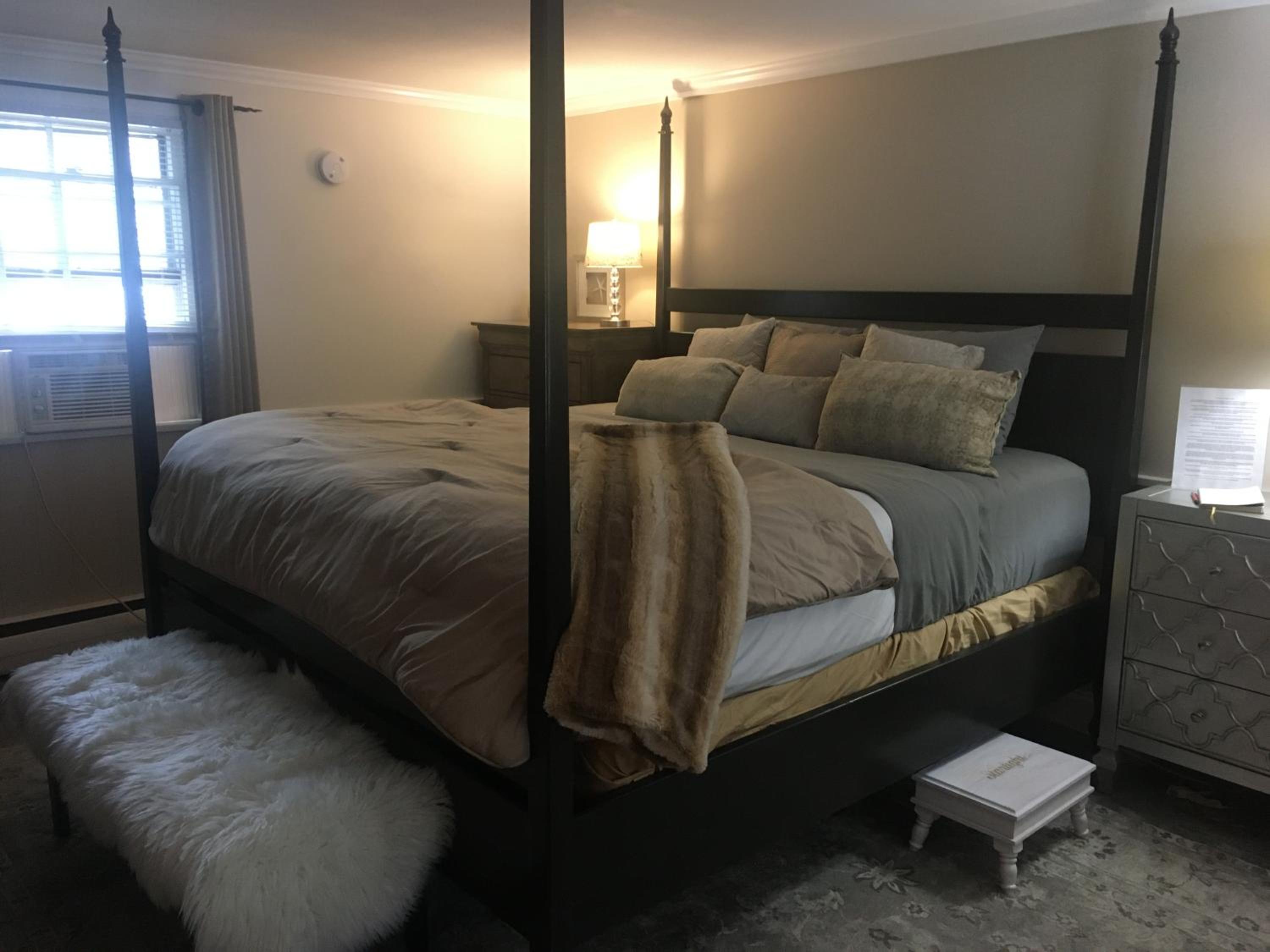 Deluxe King Room photo 1