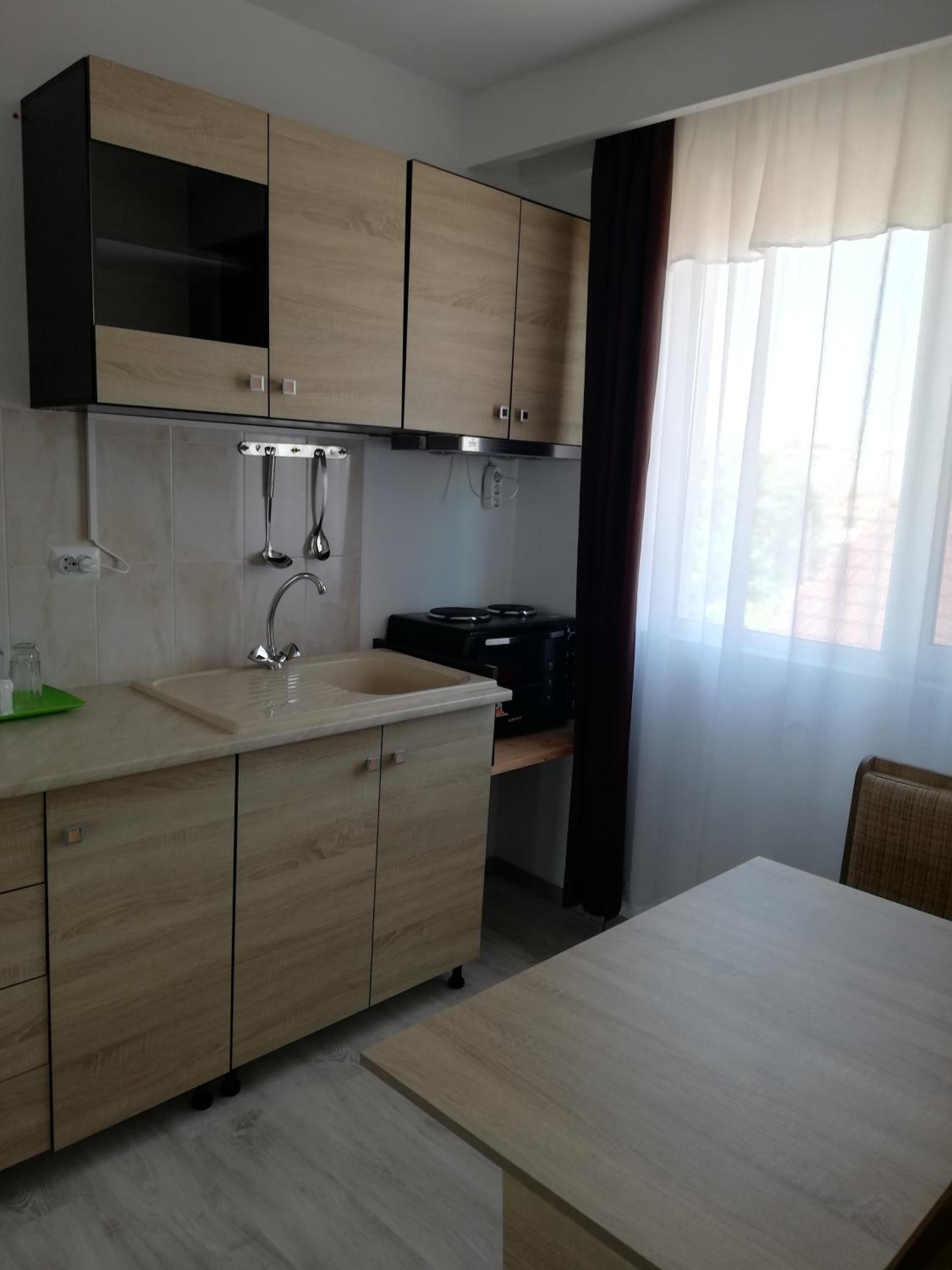 Double Room with Balcony - Photo 4