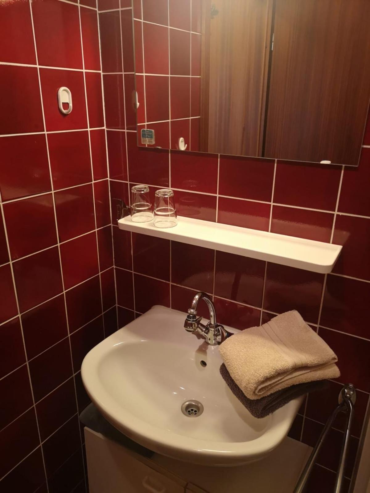 Apartment 1 - Photo 15