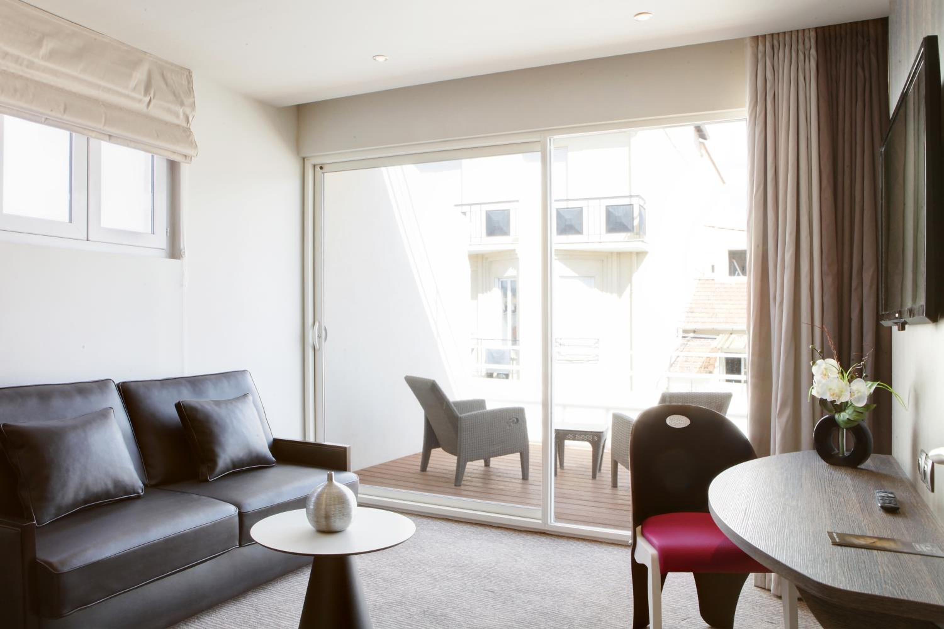 Suite with Terrace - Photo 4
