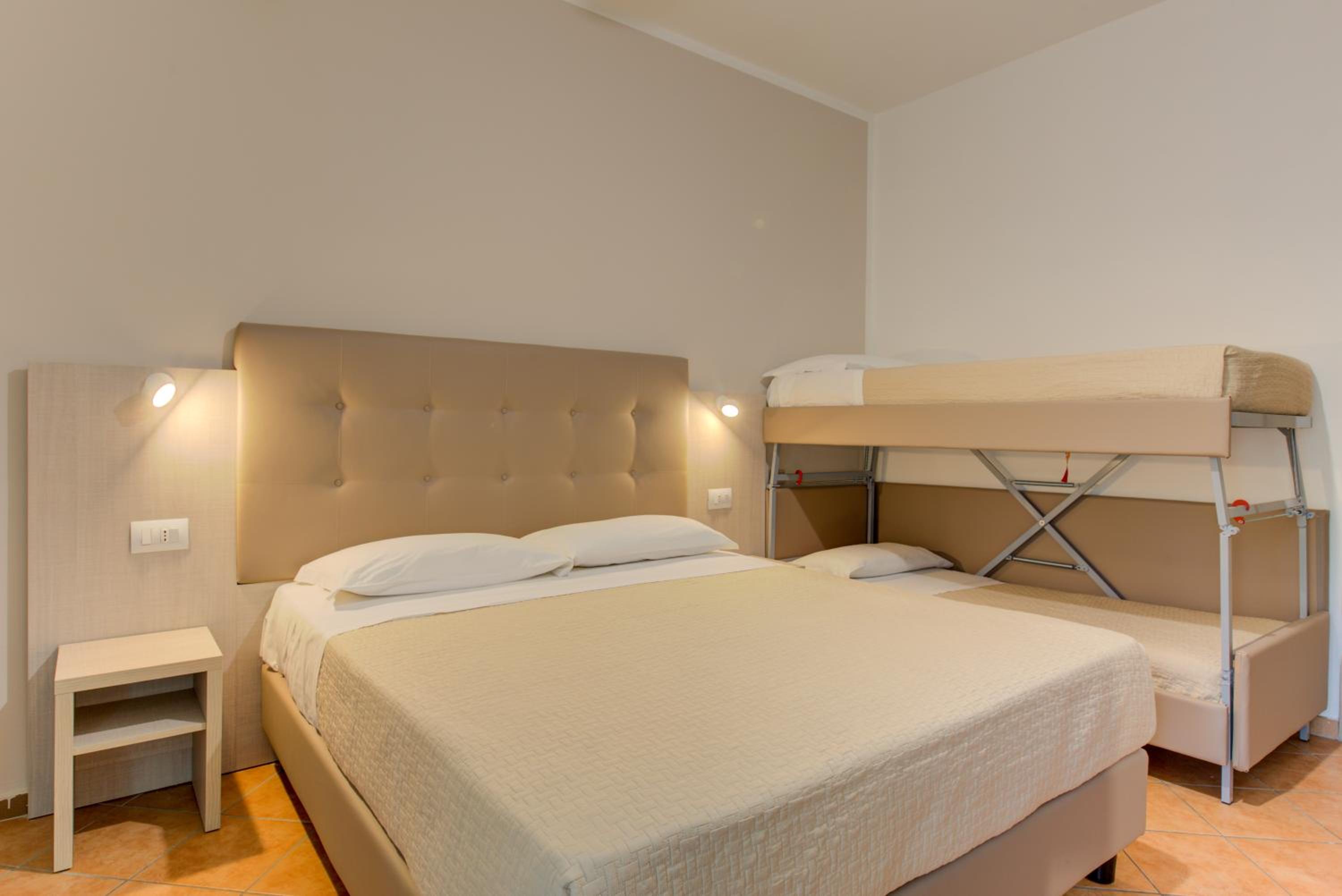 Quadruple Room with Balcony photo 2