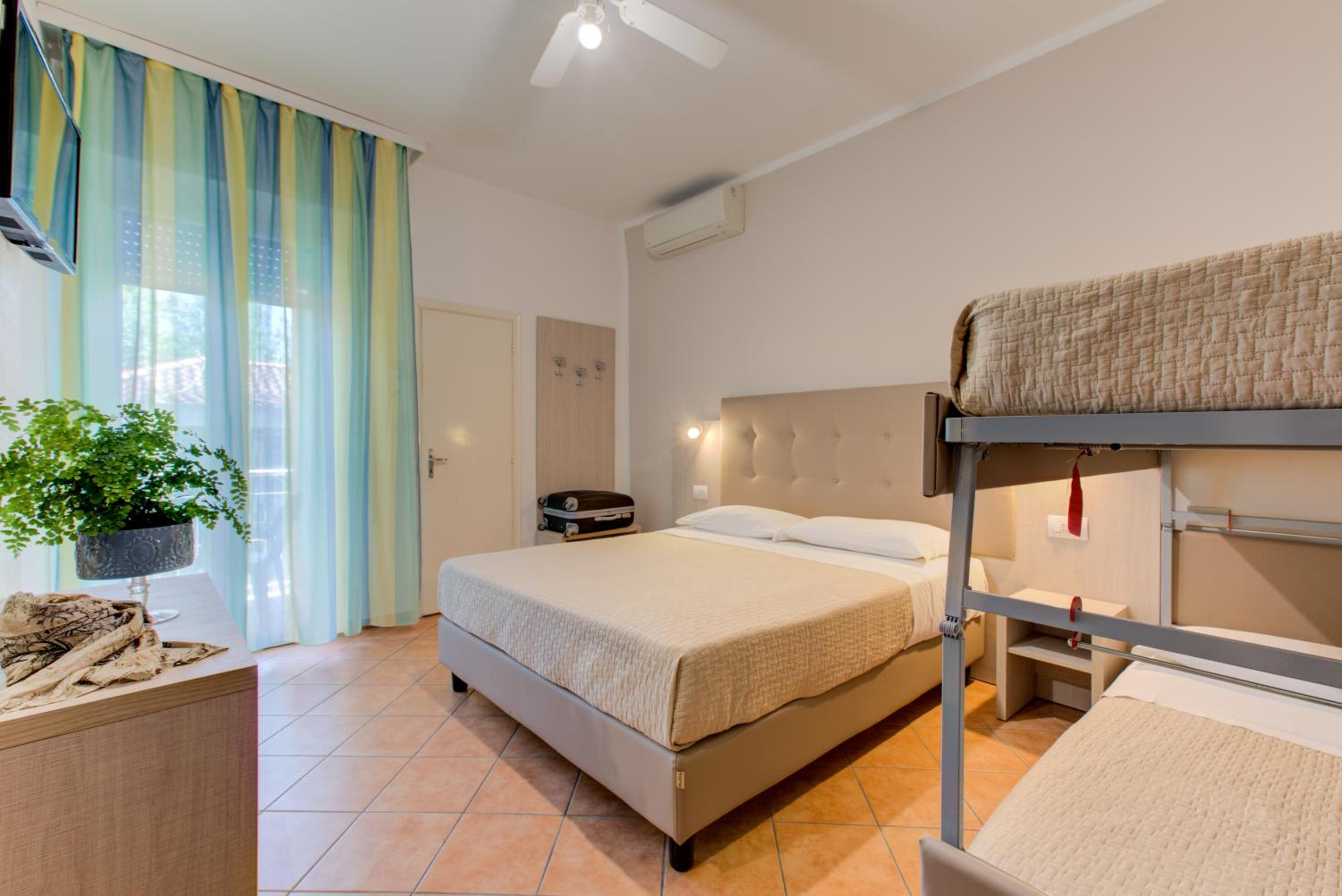 Quadruple Room with Balcony photo 1