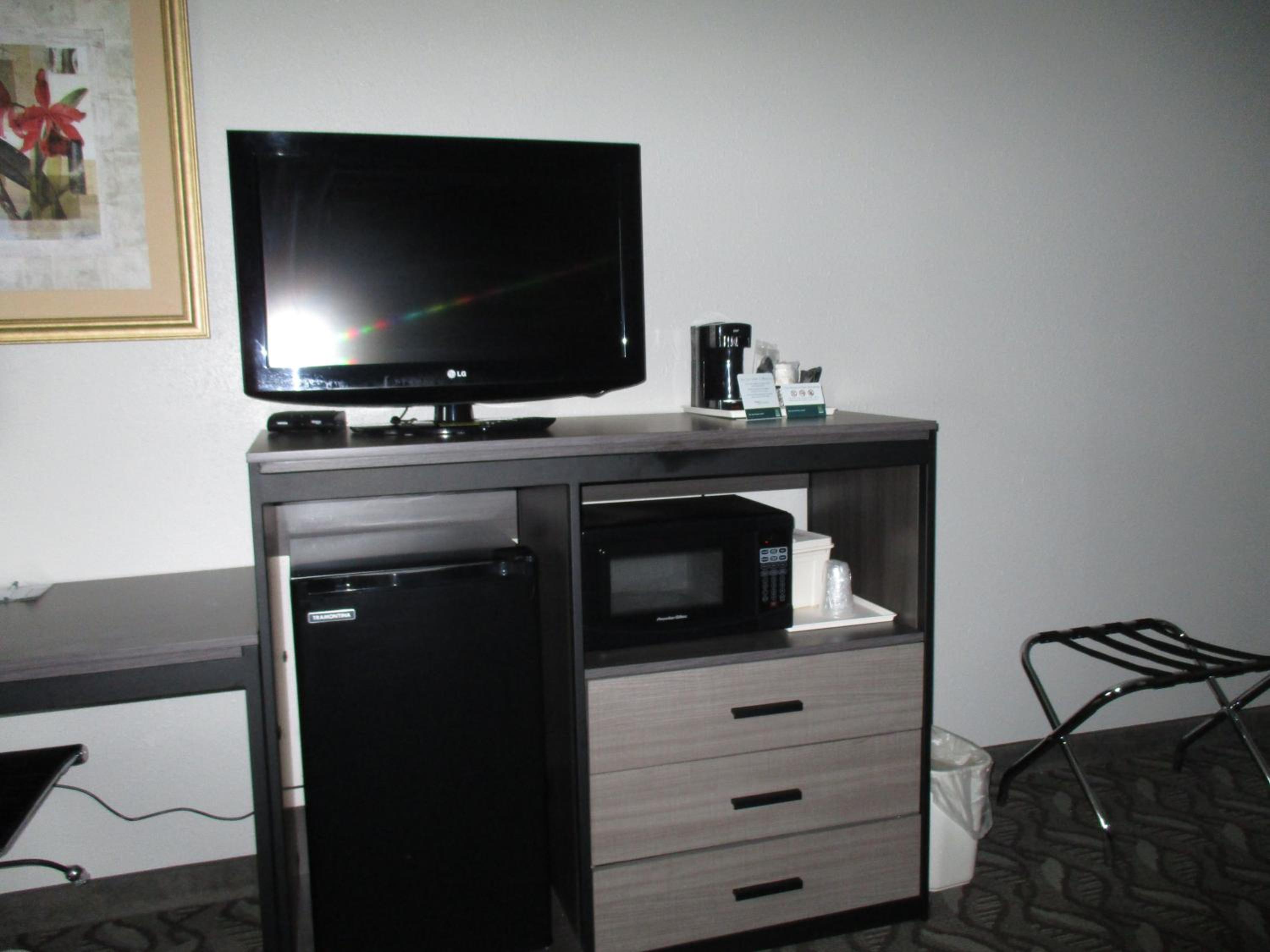 Double Room with Two Double Beds - Accessible/Non-Smoking - Photo 1