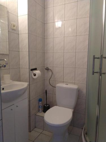 Triple Room with Private Bathroom photo 2