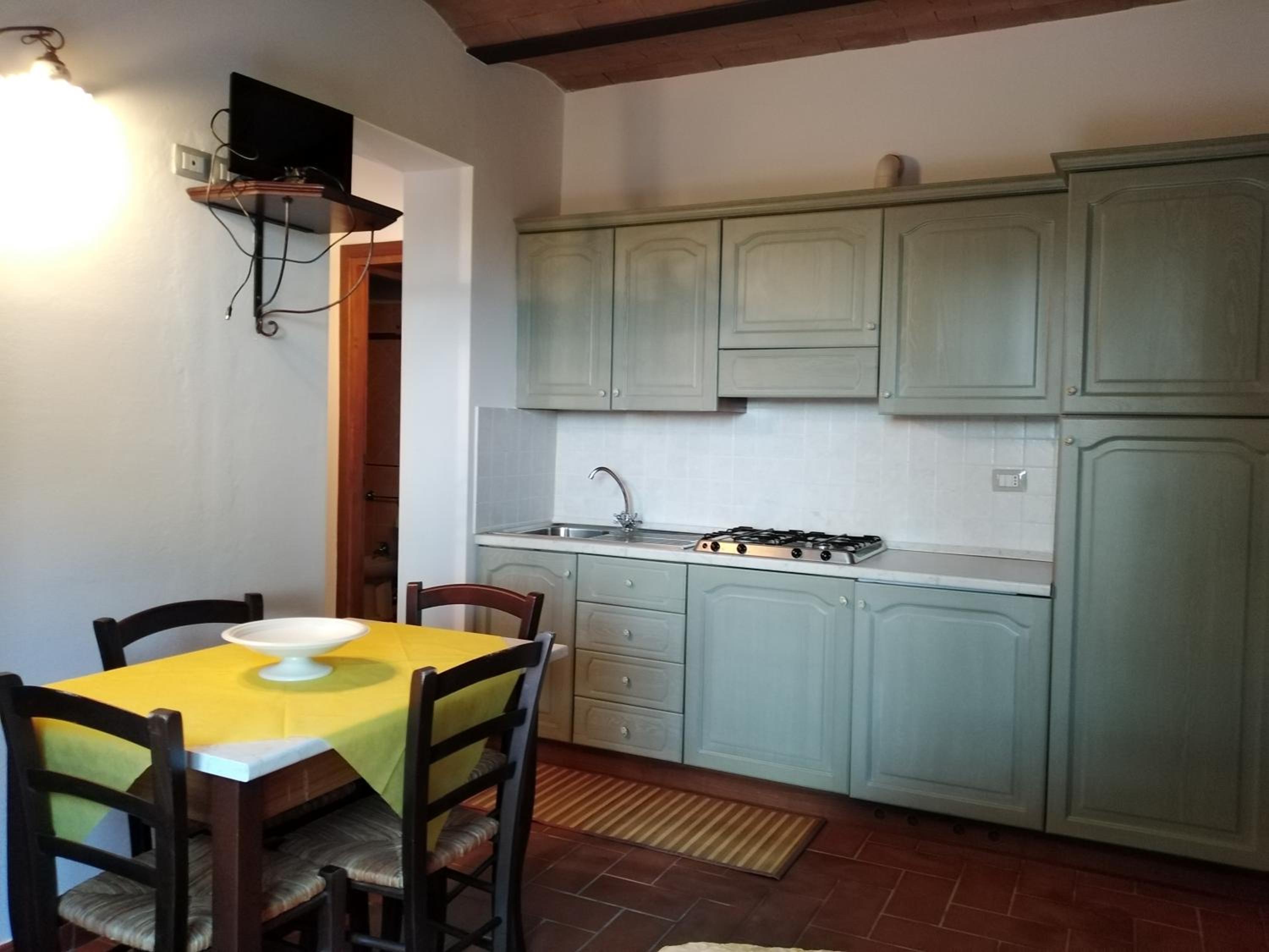 One-Bedroom Apartment - Photo 3