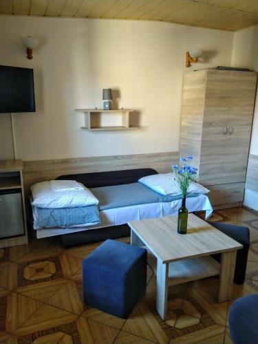 Double Room with Private Bathroom photo 3
