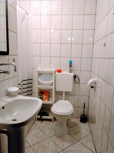 Quadruple Room with Private External Bathroom photo 3