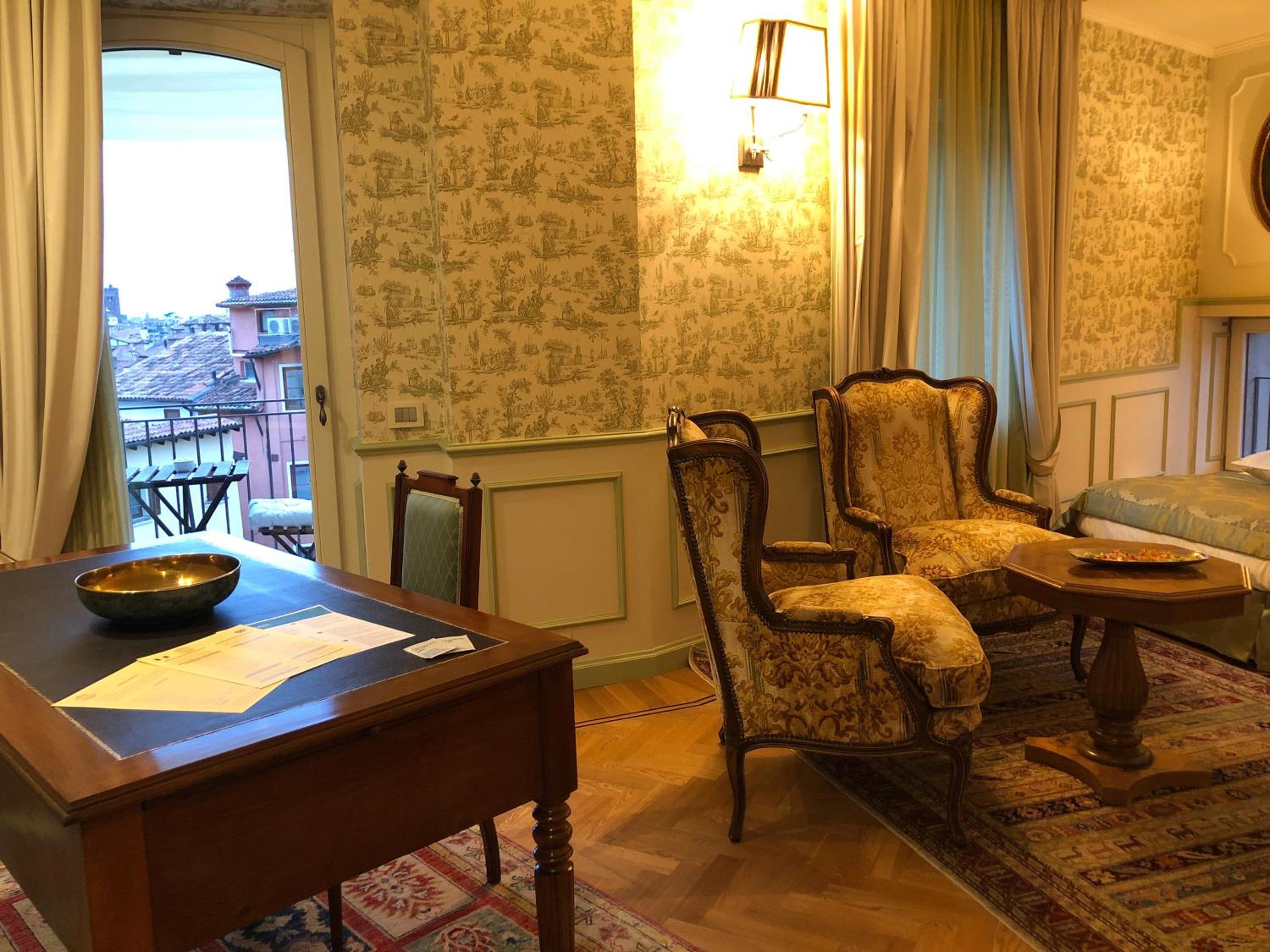 Deluxe Double Room - Photo 14