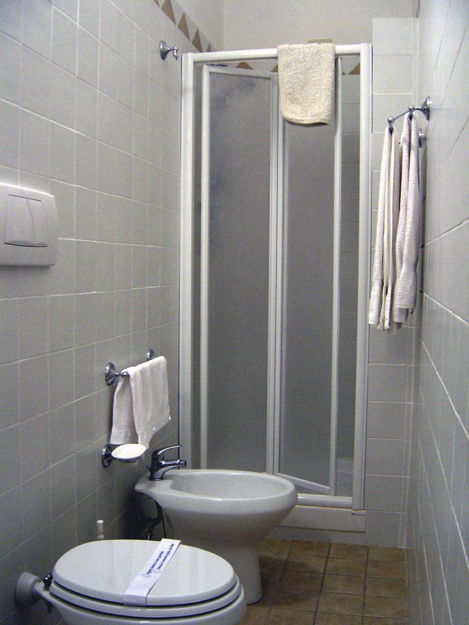 Double or Twin Room - Photo 4