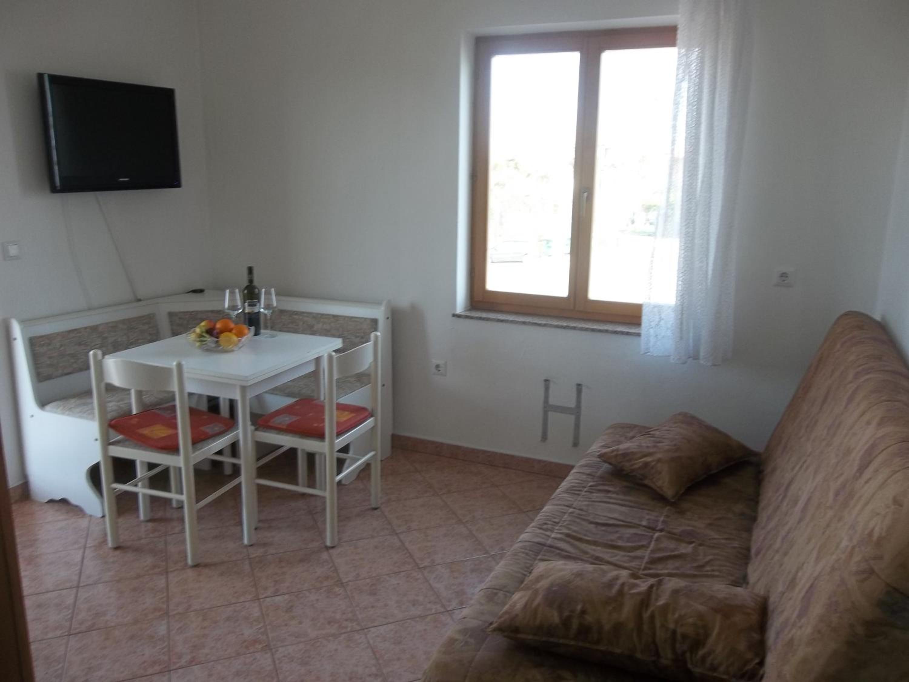 One-Bedroom Apartment - Photo 9