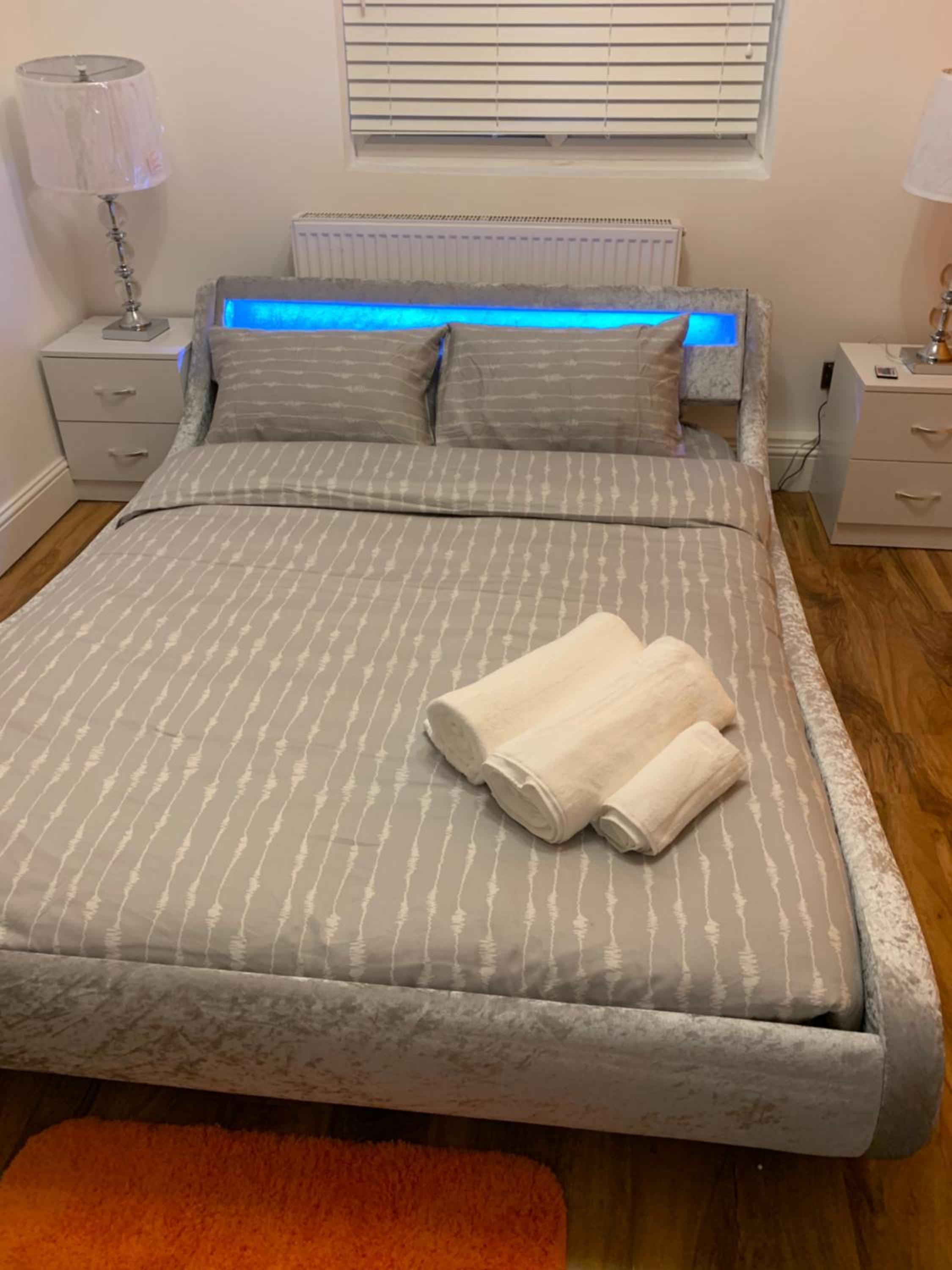 Single Room with Shared Shower and Toilet photo 1