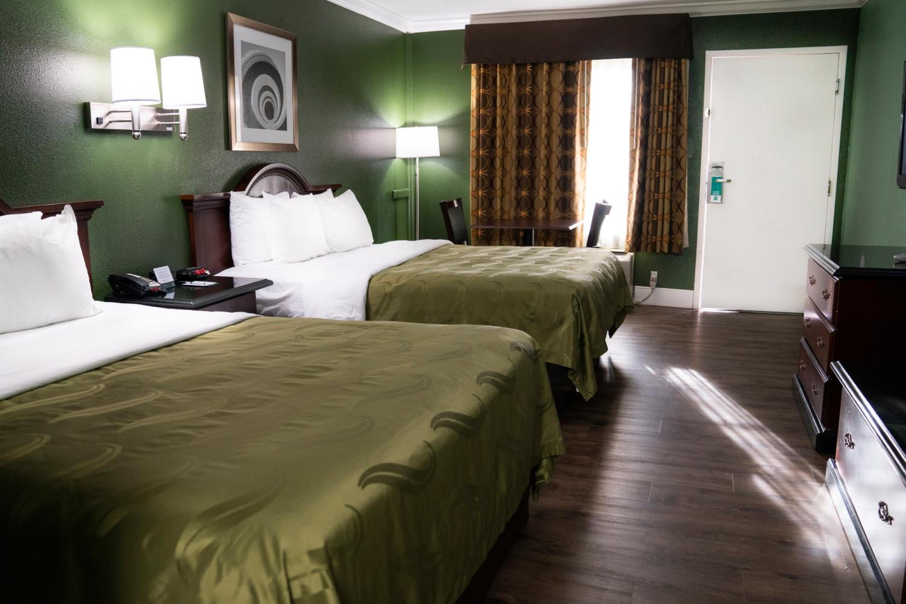 Standard Room, 2 Queen Beds, Non Smoking - Photo 5