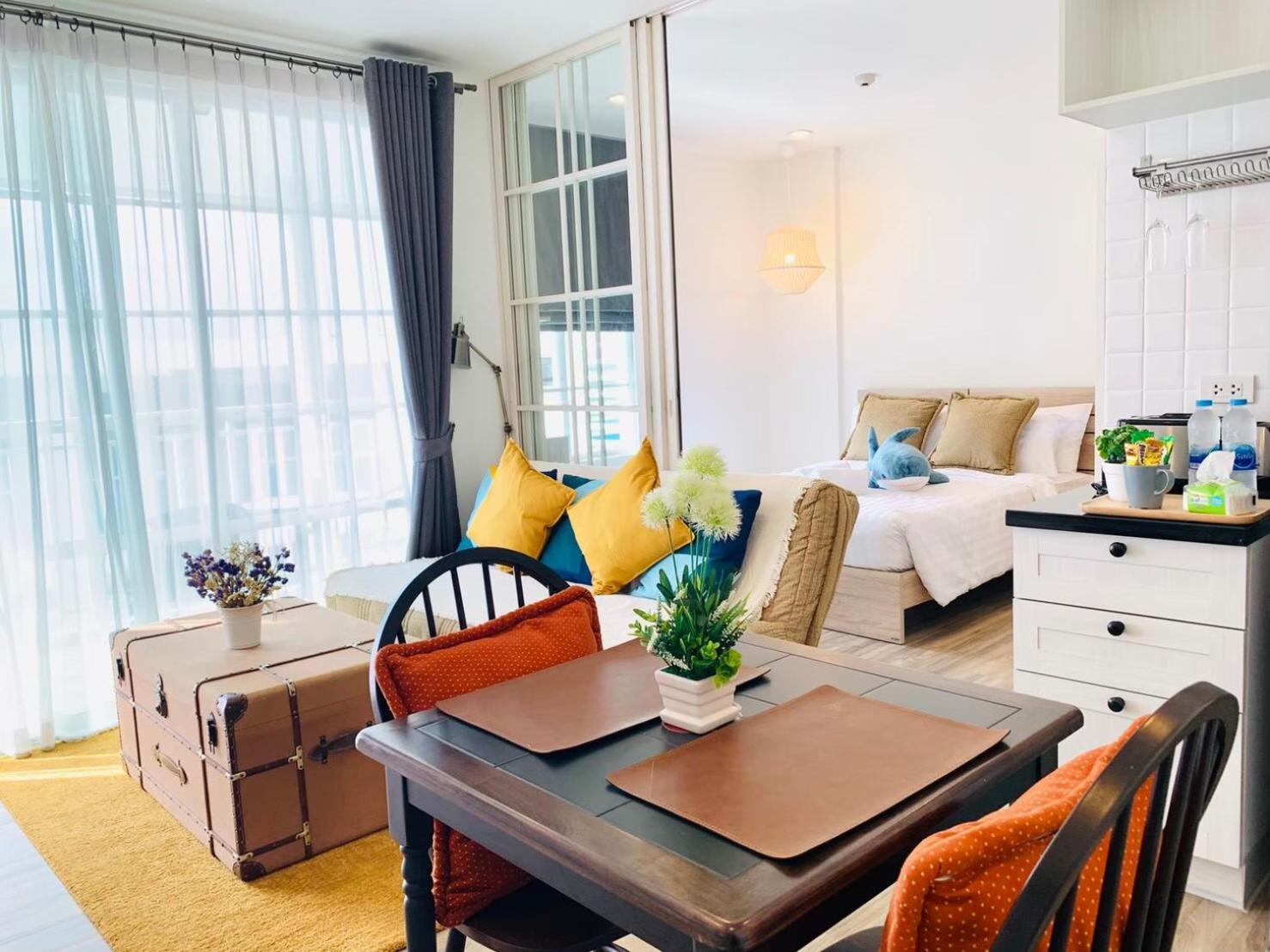 Standard Family Room - Photo 8