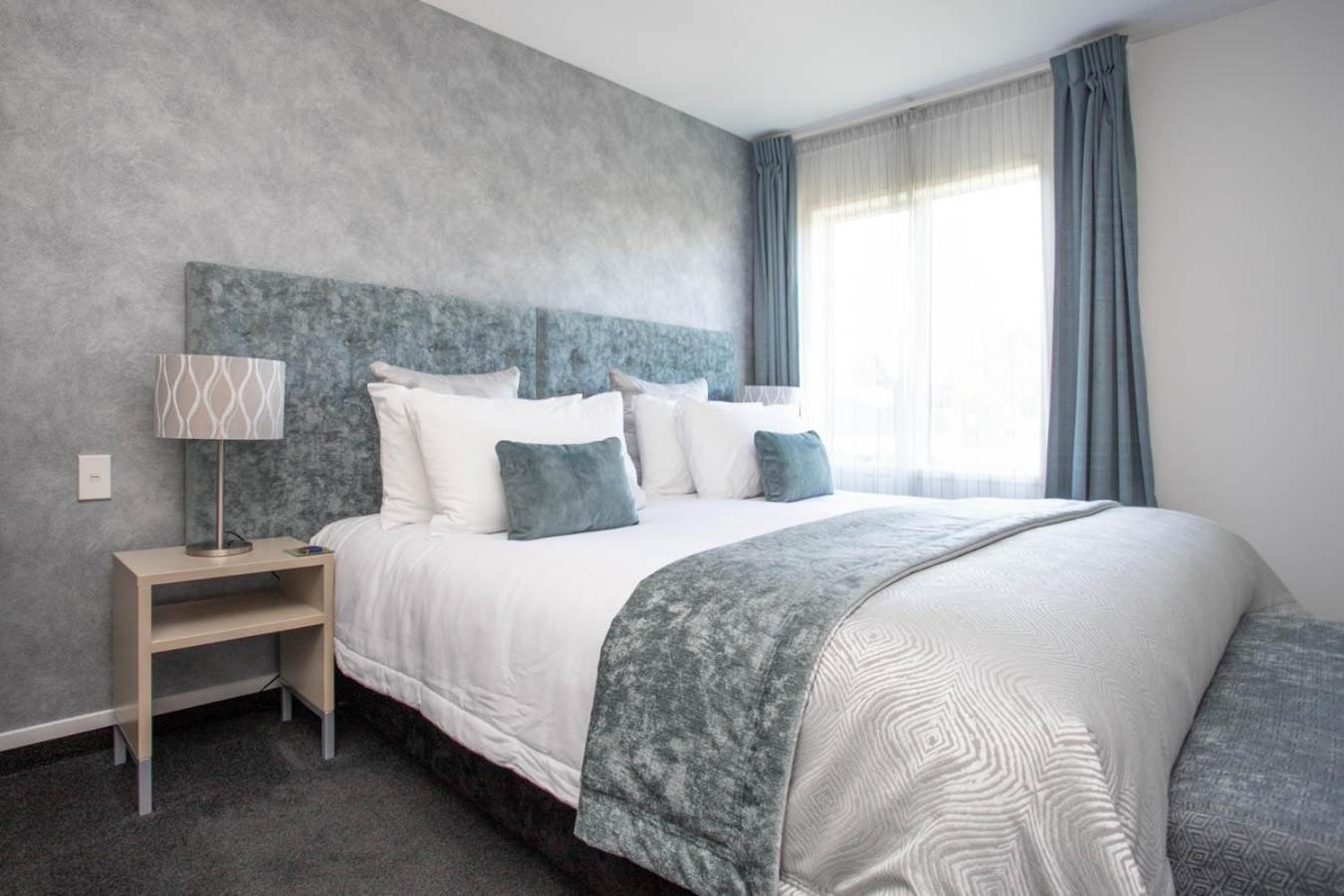 One Bedroom Access Suite - Ground Floor - Photo 3