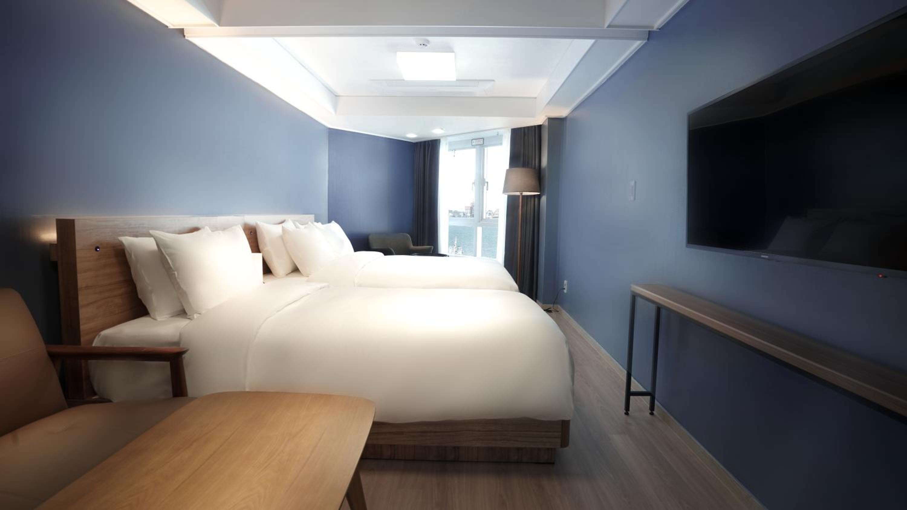 Superior Double Room with Lake View - Photo 1