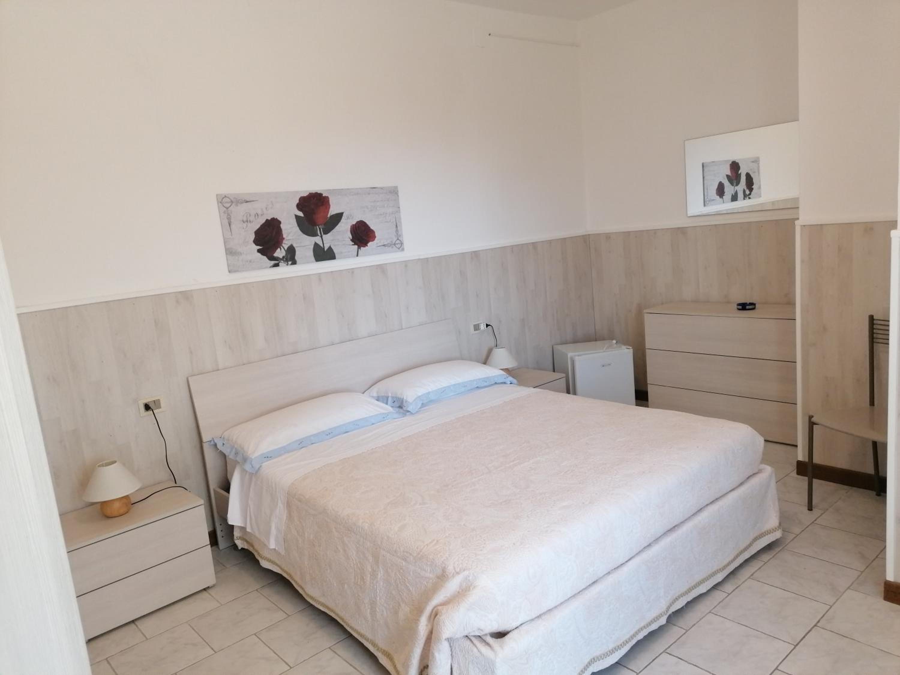 Double Room with Private Bathroom - Photo 5