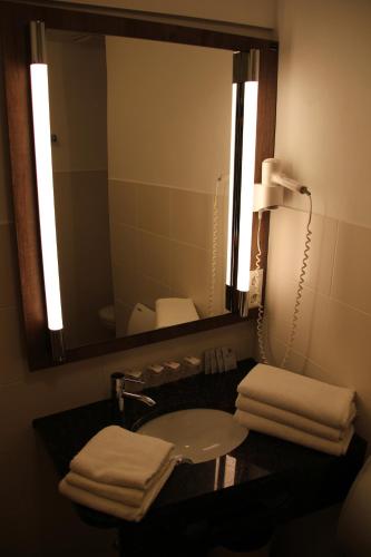 King Room with Lake View photo 3