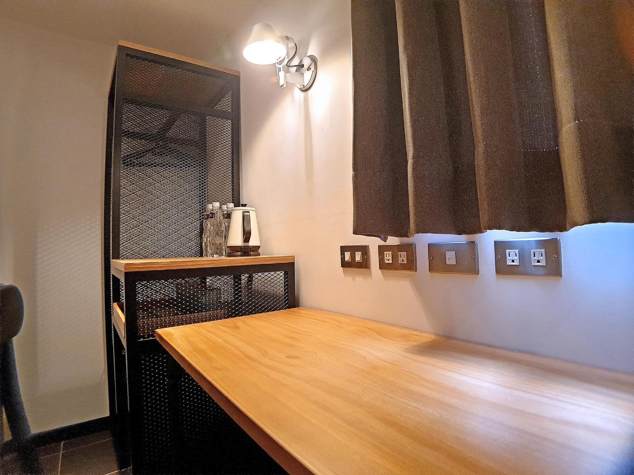 Cozy Family Room - Photo 2