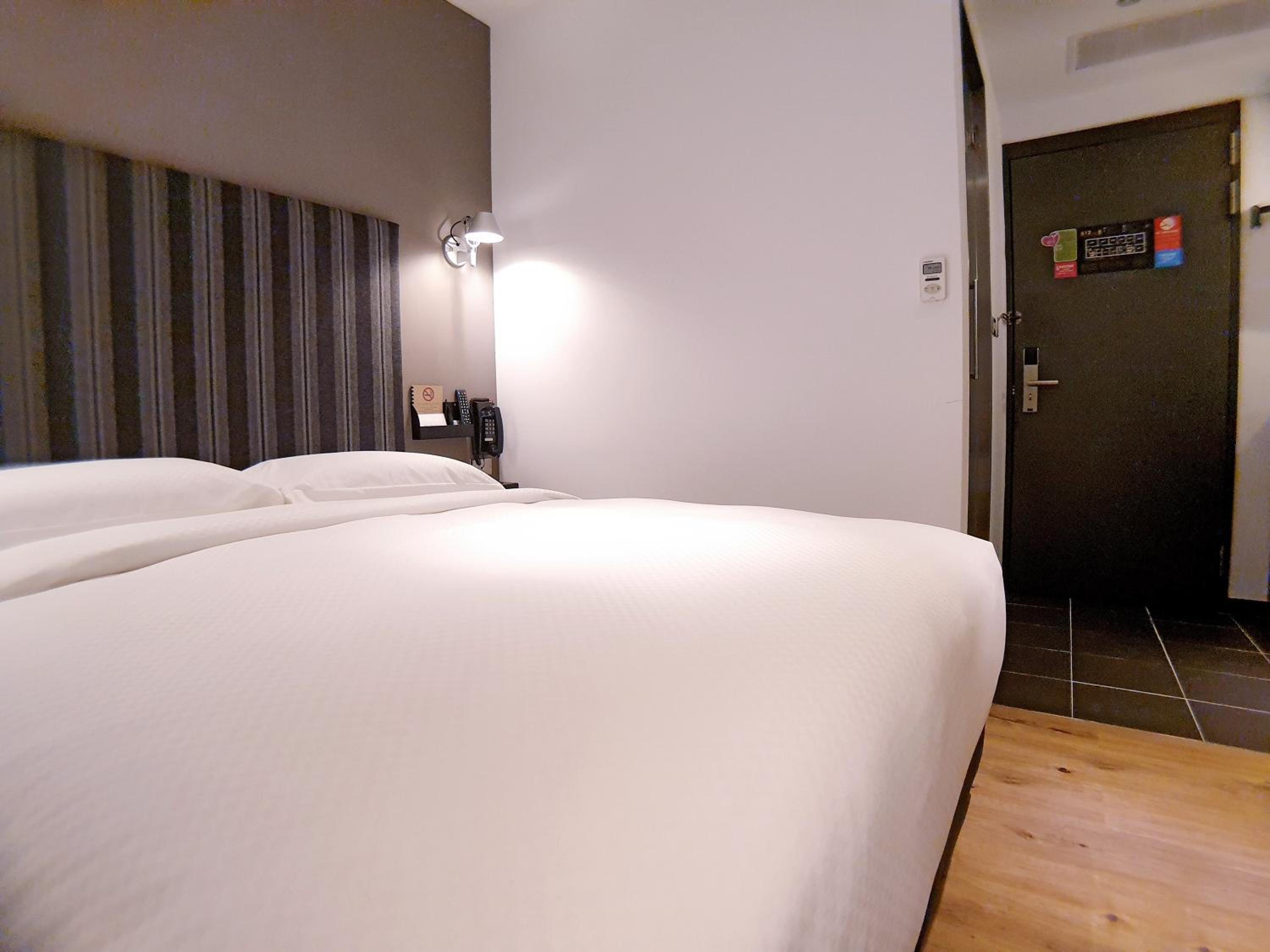 Elegant Double Room - Photo 11